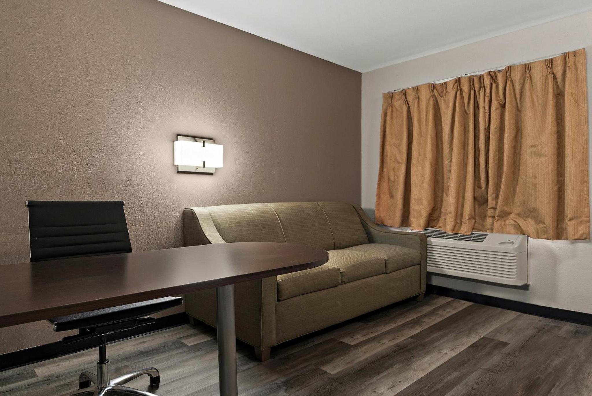 Suite King Non-Smoking photo 3