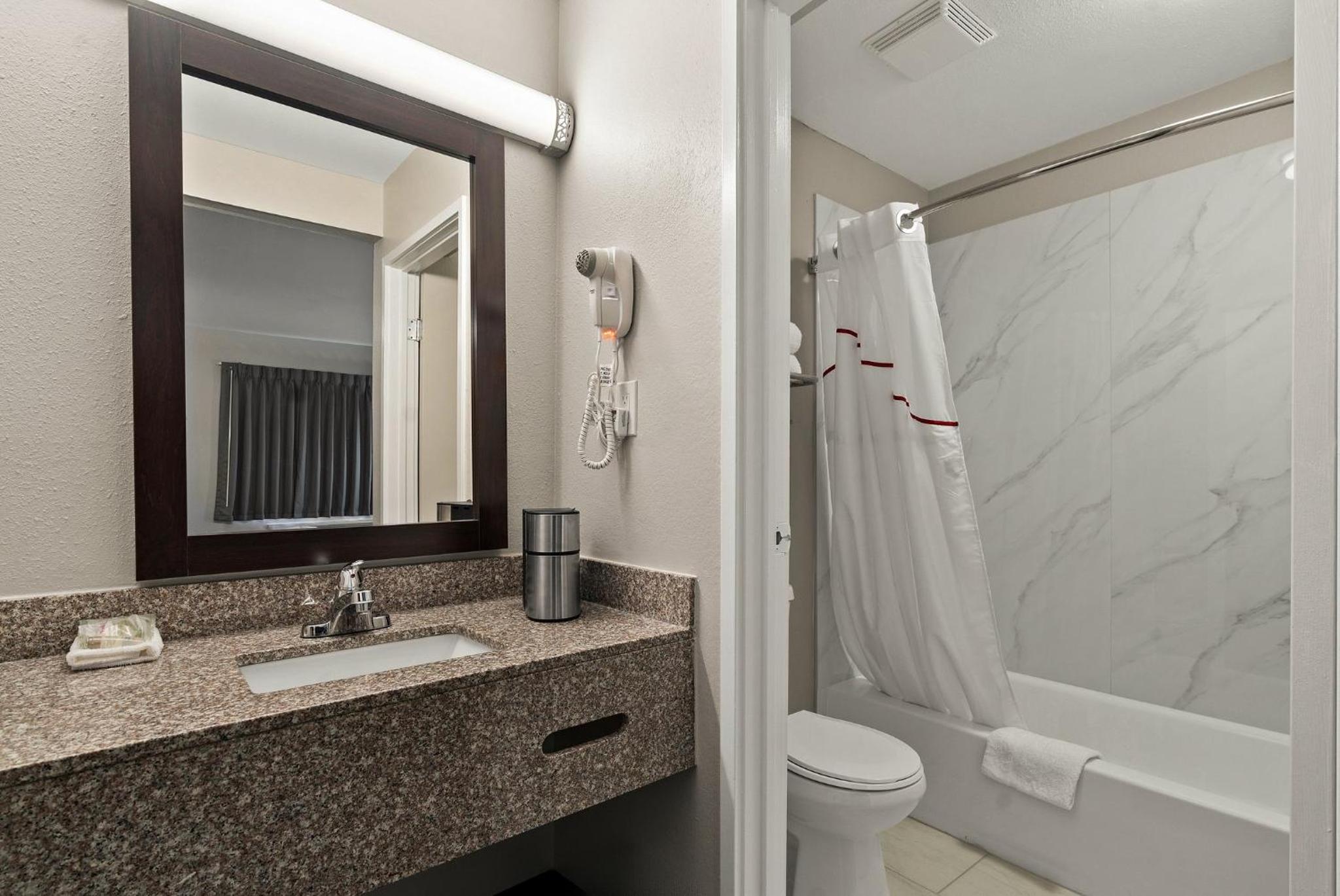 Suite with Two Double Beds Non-Smoking photo 3
