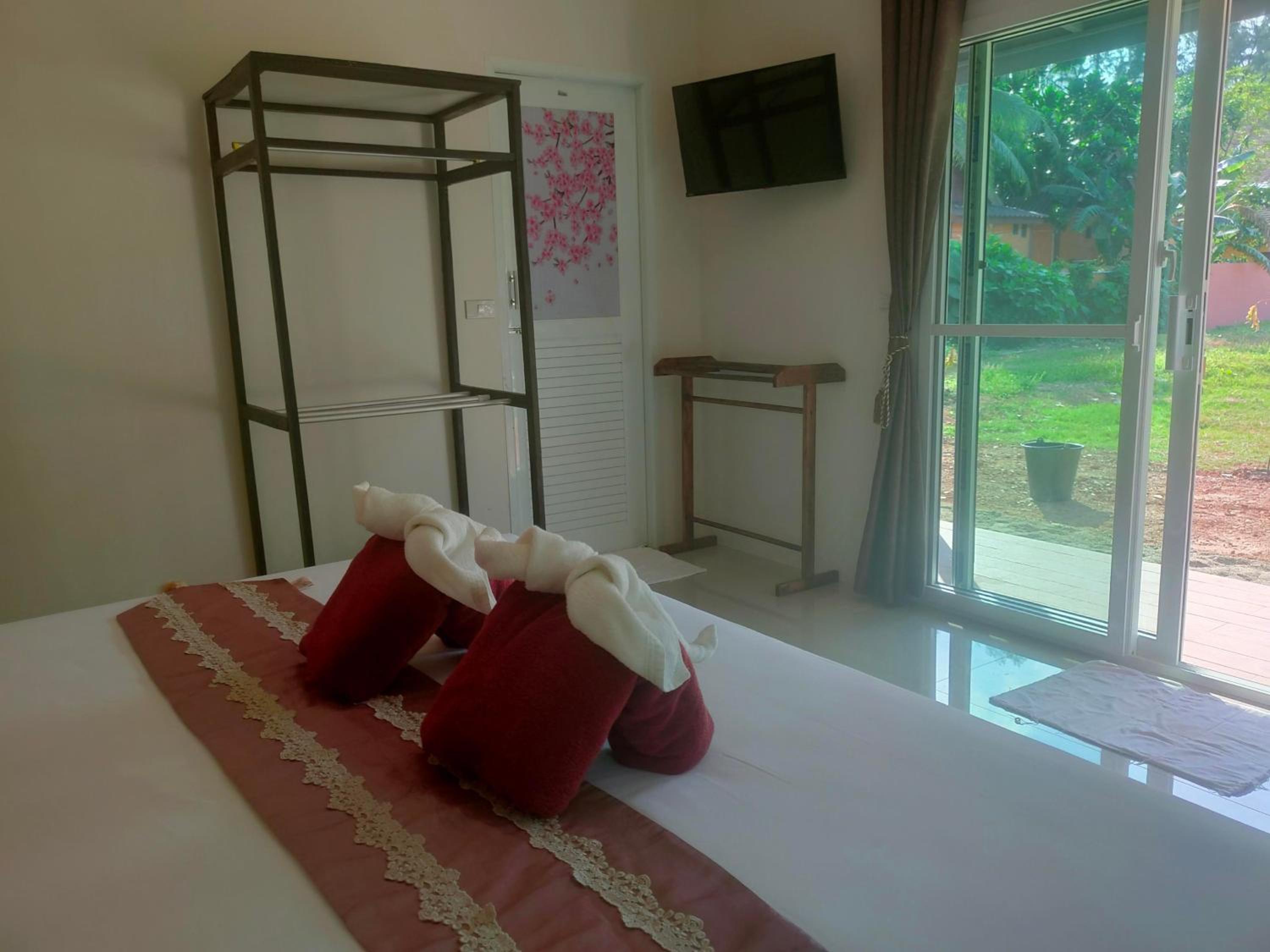 Deluxe Double Room With Extra Bed