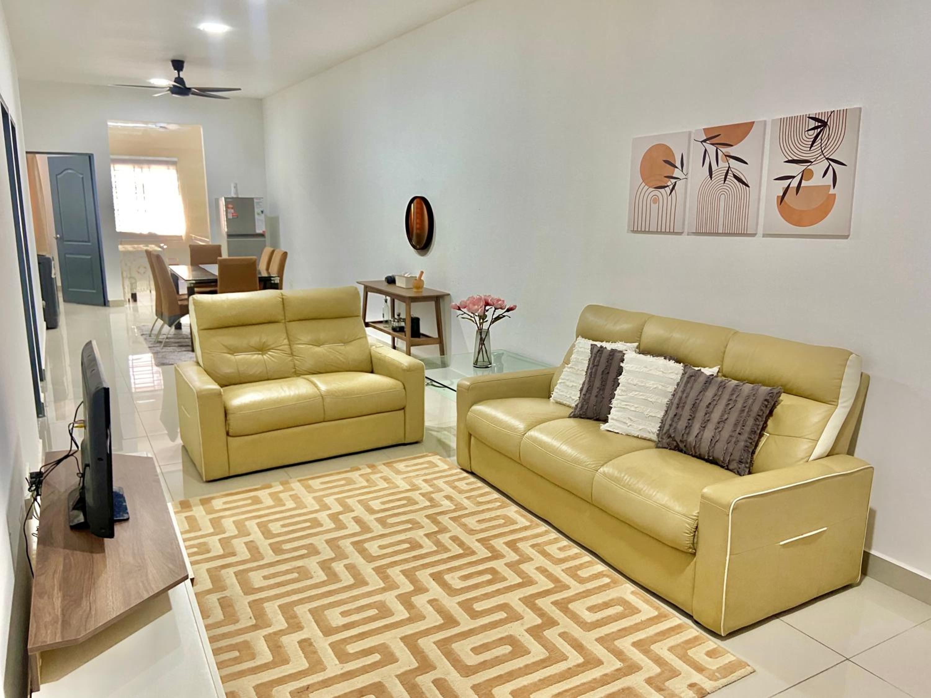 Three-Bedroom House photo 1