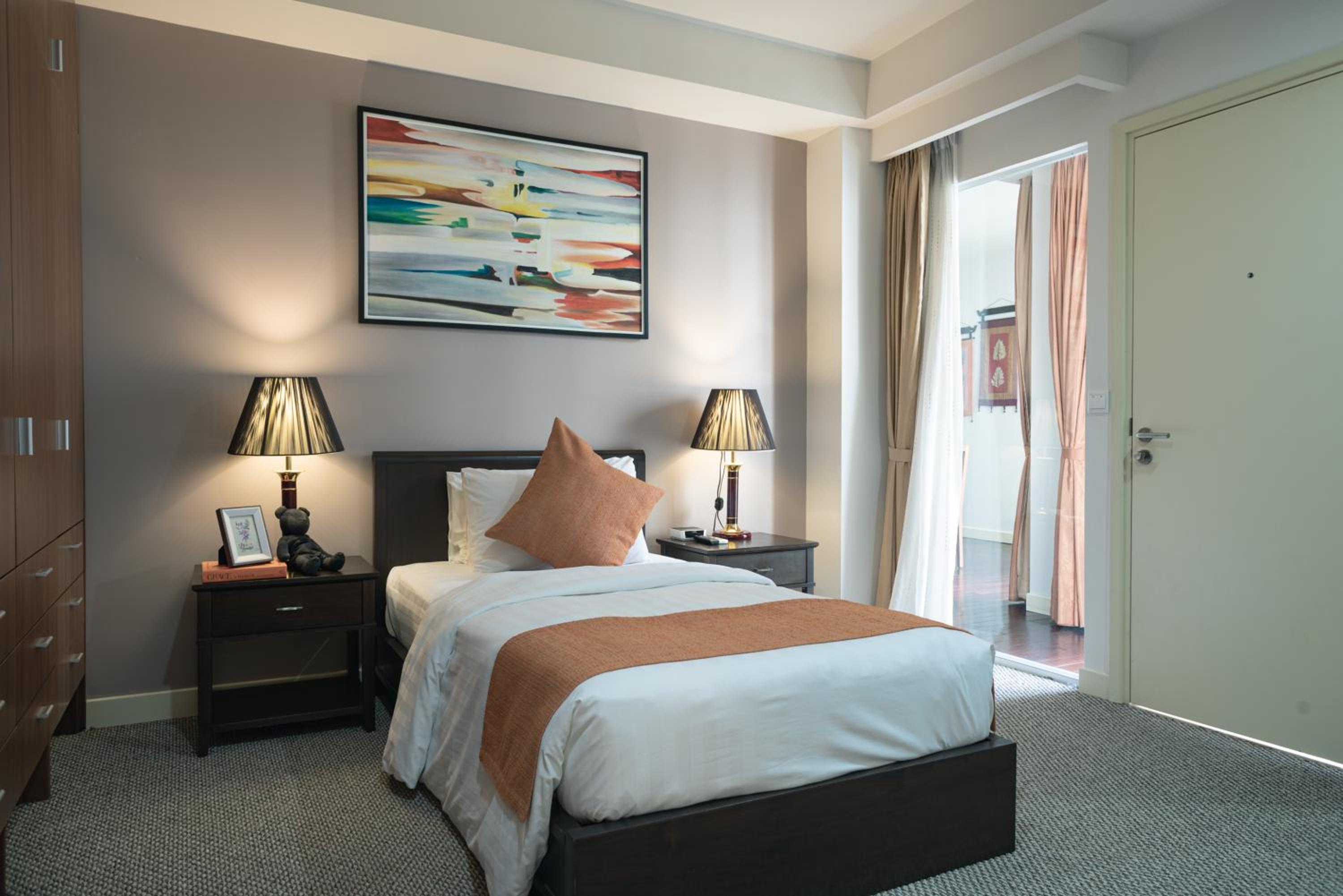 Executive 3-Bedroom Family Suite - Photo 2