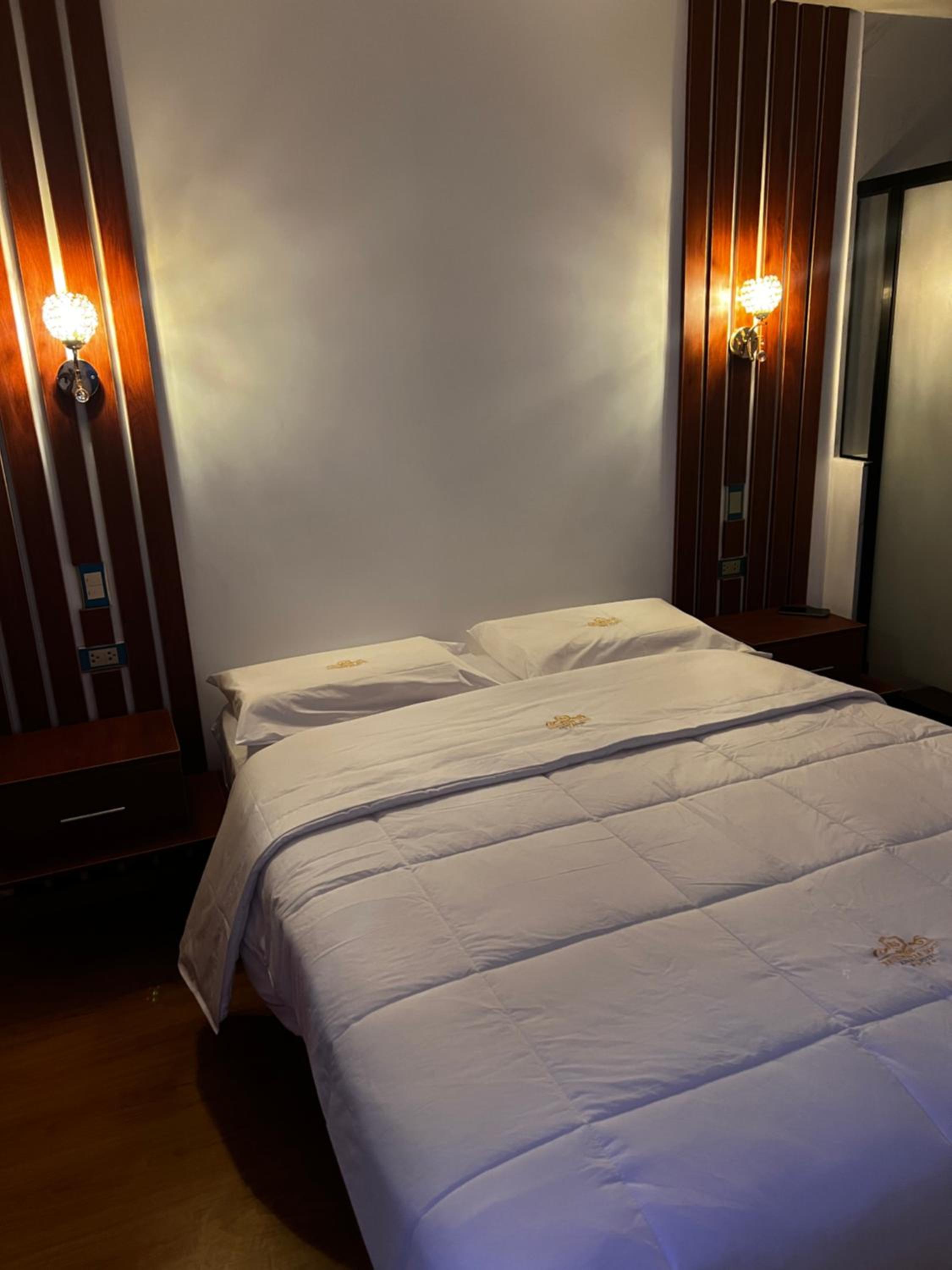 Single Room with Shared Bathroom photo 2