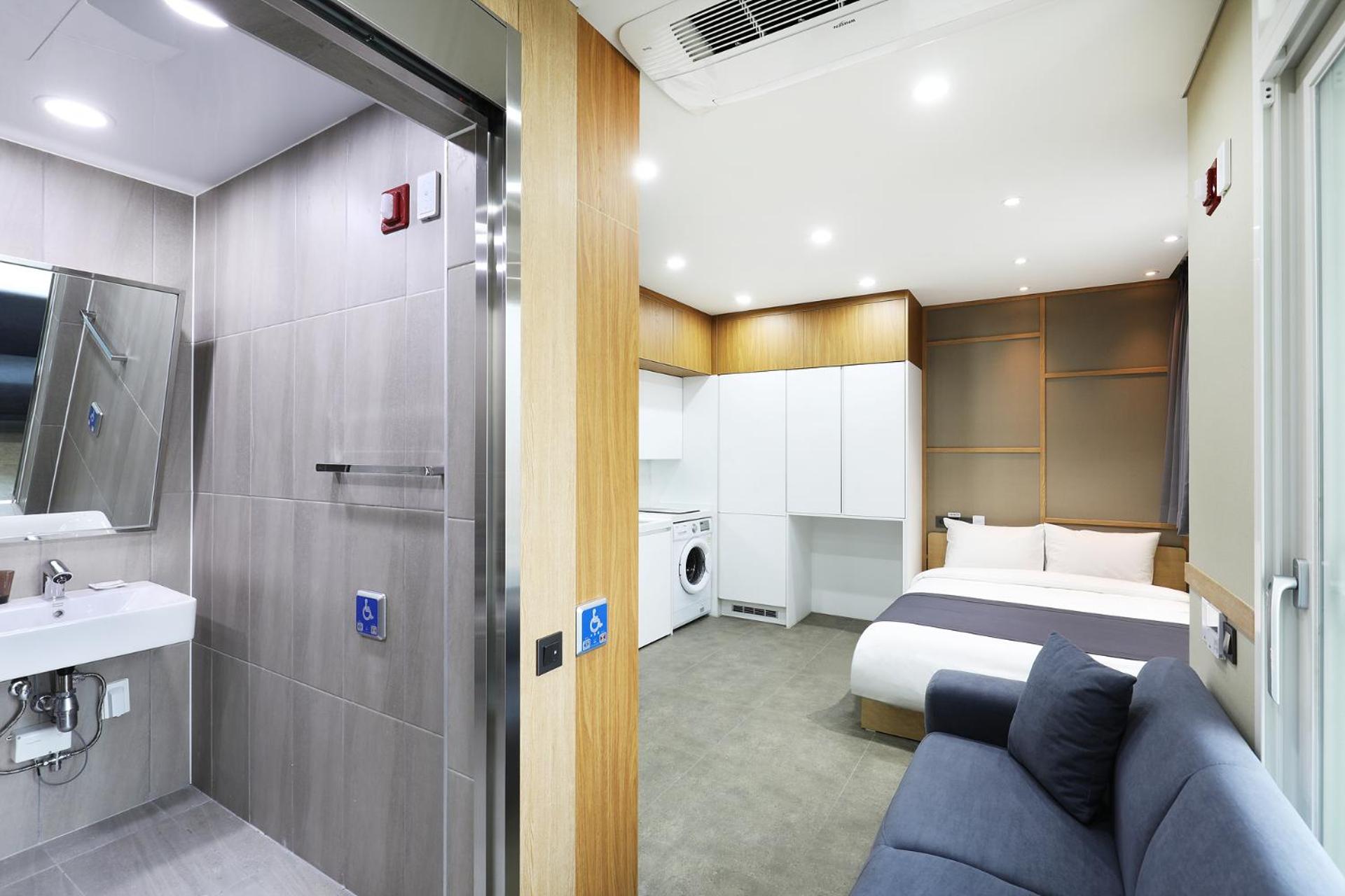 Junior Suite Double (Handicap Room/ No Parking) - Photo 5