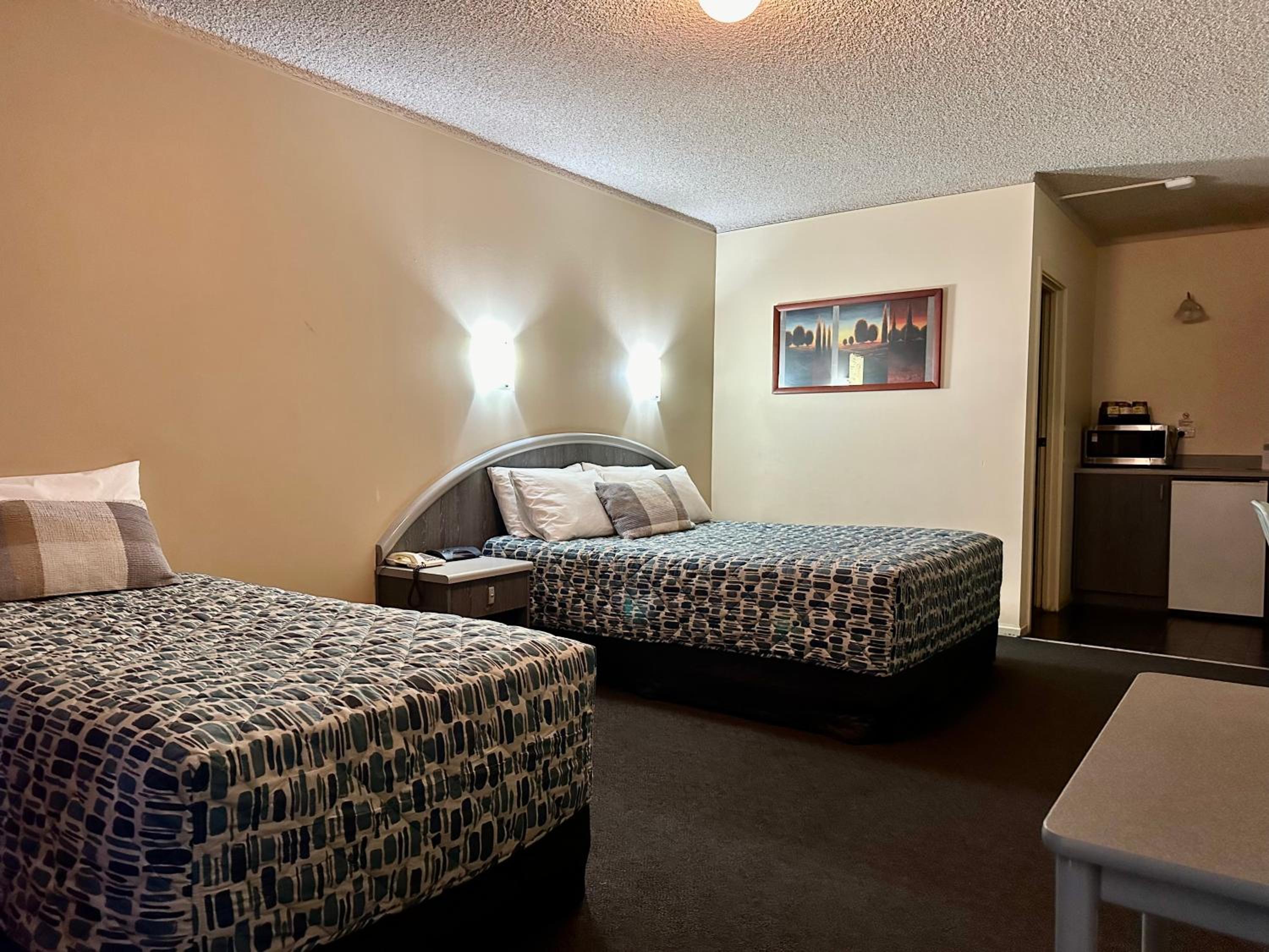 Standard Twin Room photo 2