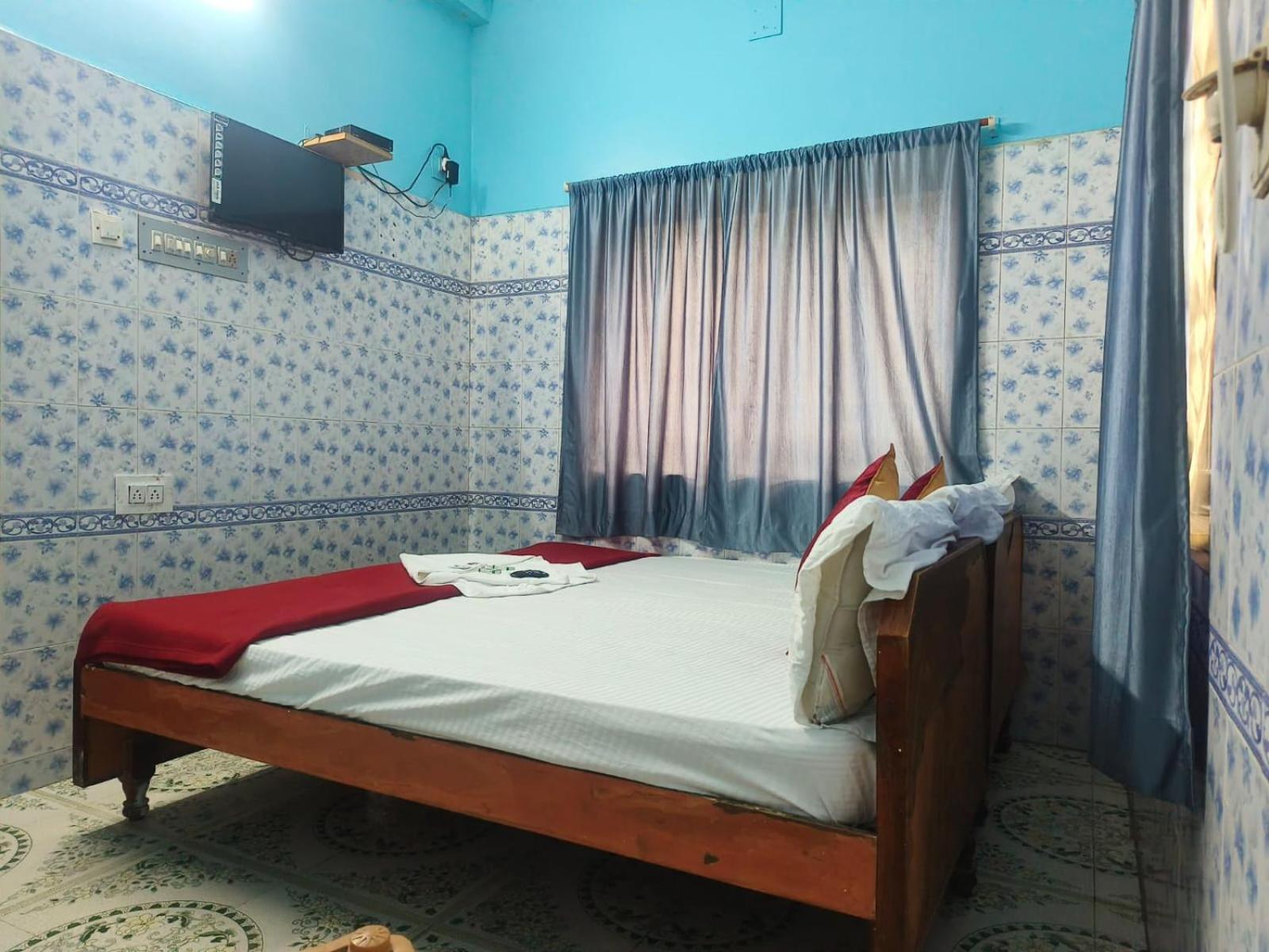 Standard Double Room With Fan photo 3