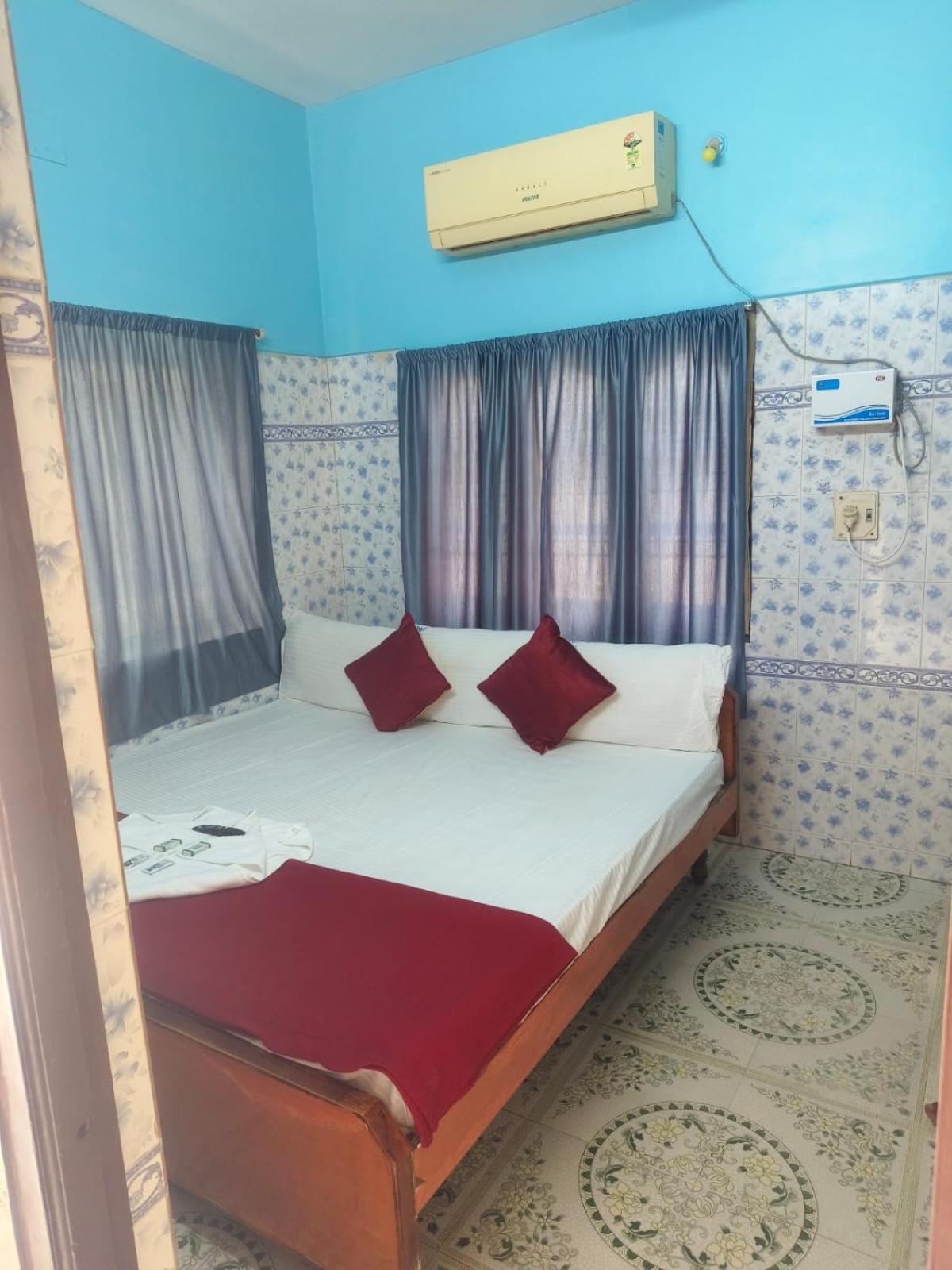 Standard Double Room With Fan photo 2