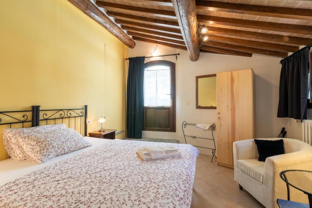 Double Room with Private Bathroom photo 1