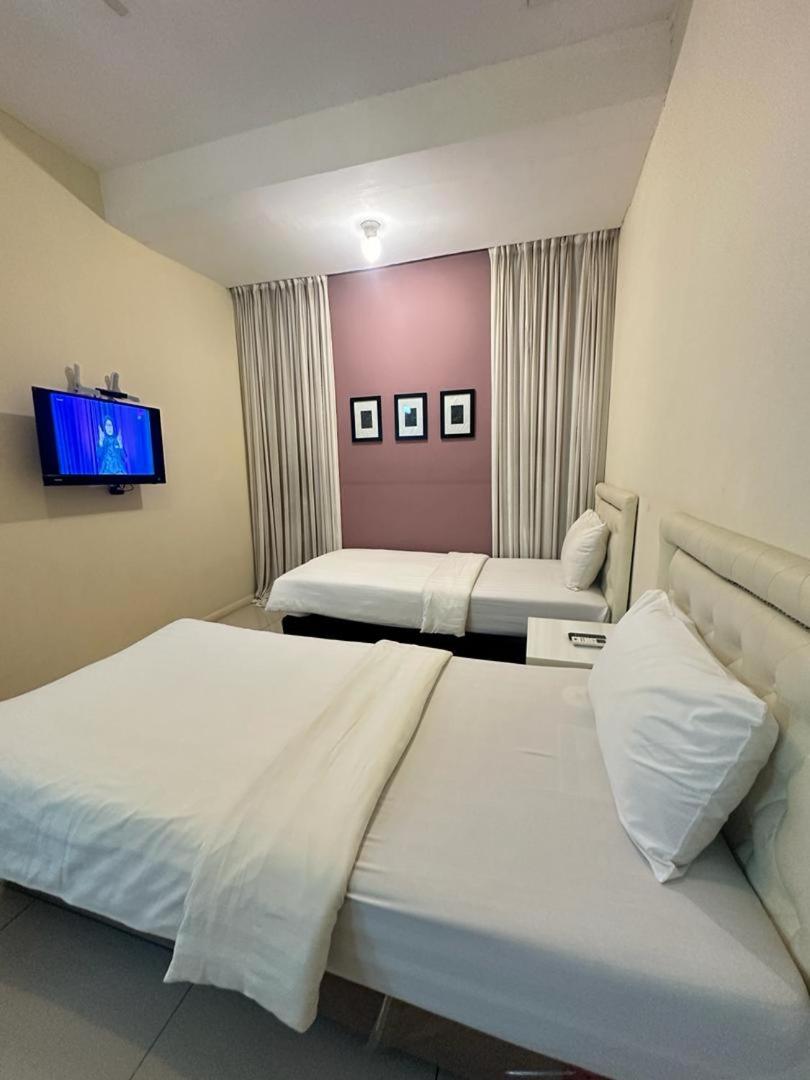 Standard Twin Room - Photo 2
