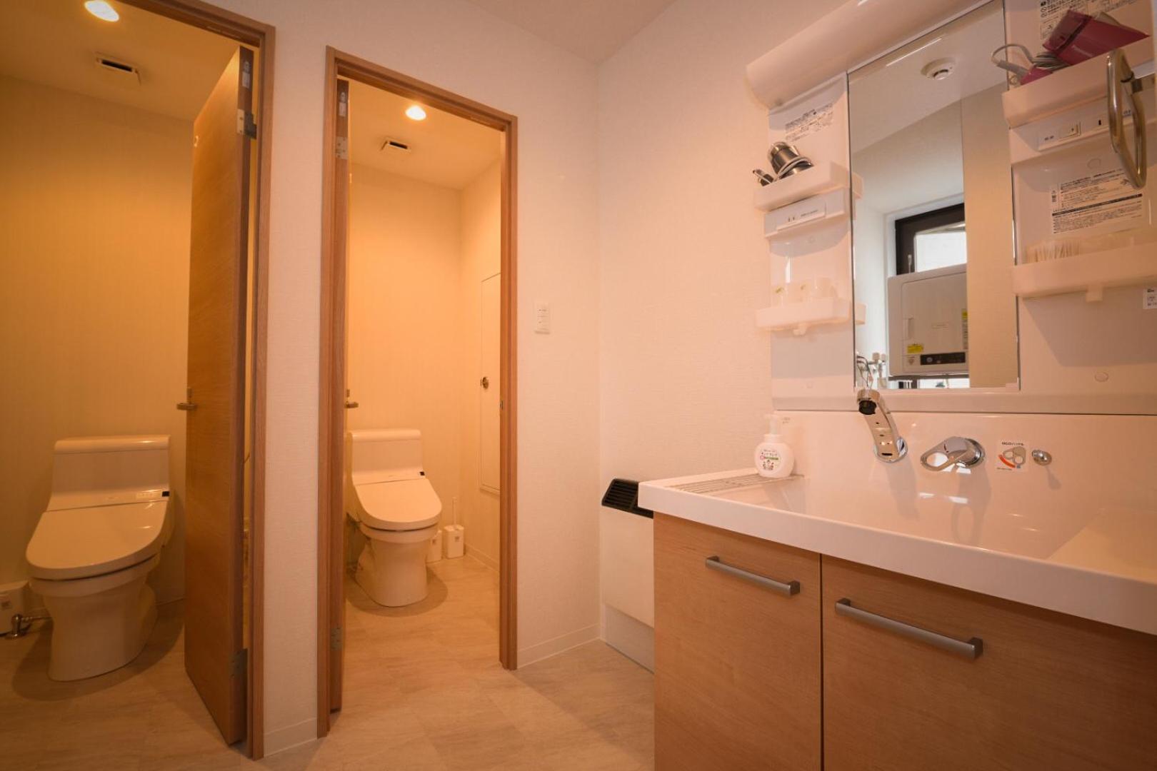 Family Room with Bathroom - Photo 10