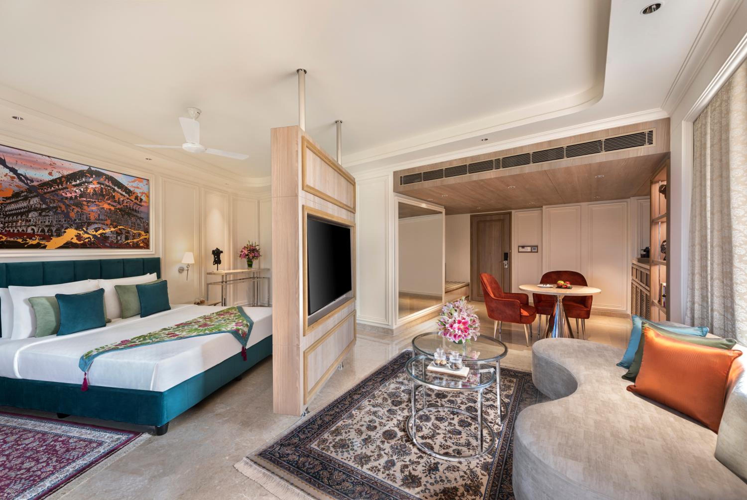 Aurika Suite with Complimentary Two way Airport Transfer and Happy Hours 1 + 1 offer (On select Brands only).Timing : 1700hrs – 2000hrs and 10% discount on Spa - Photo 3