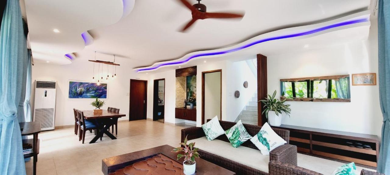 Villa with Garden View