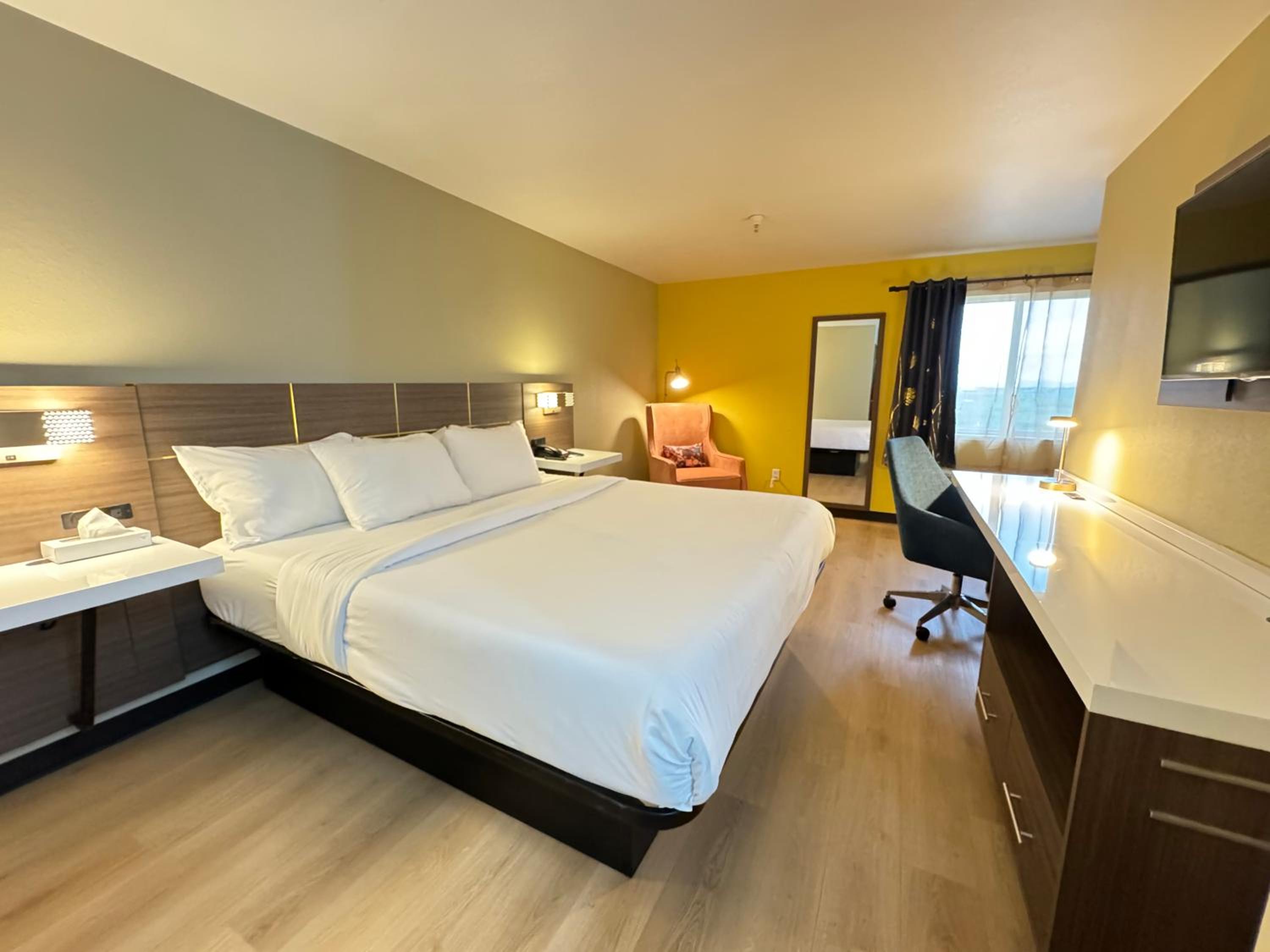 Standard King Room - Photo 1