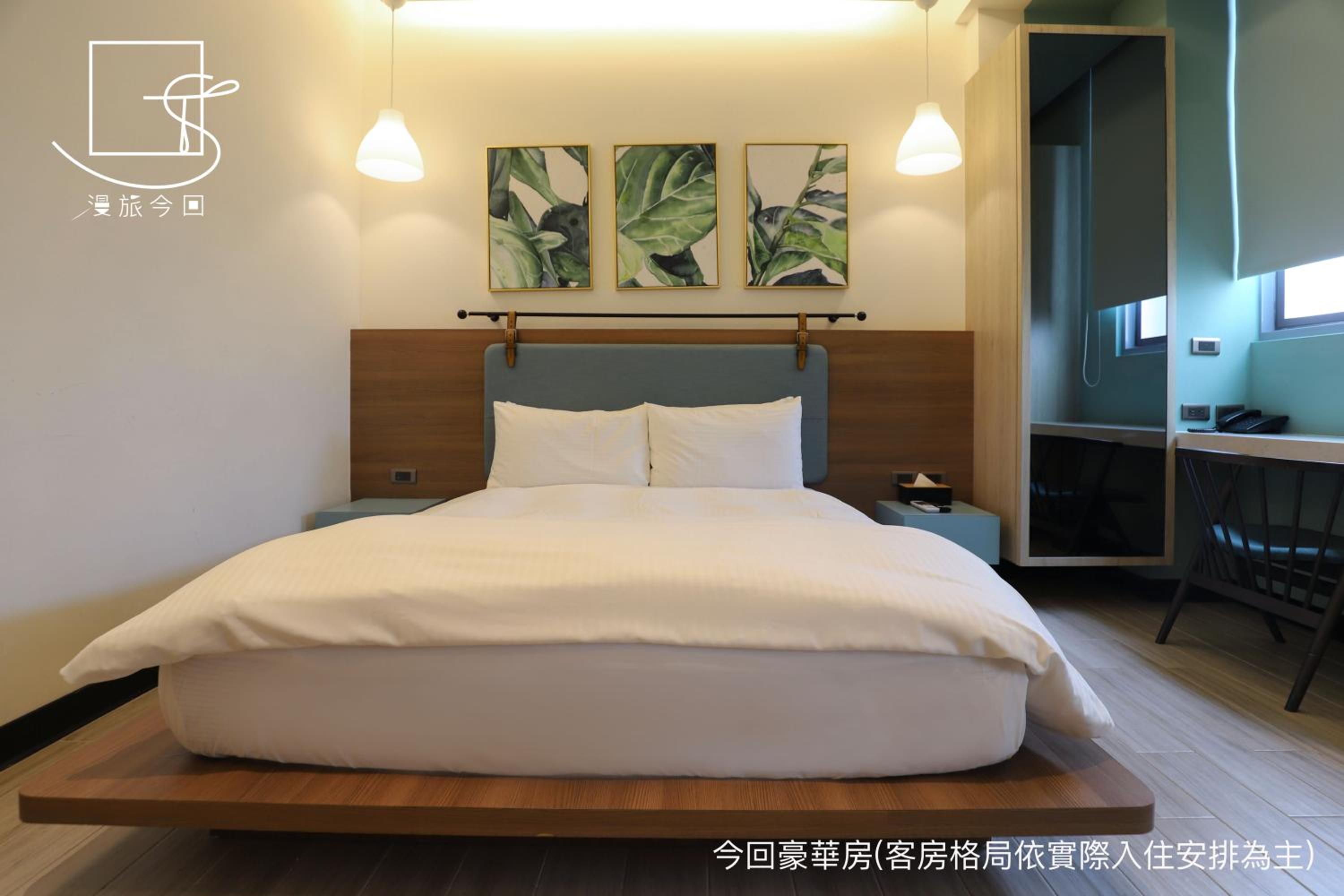 Deluxe Double Room - Photo 9