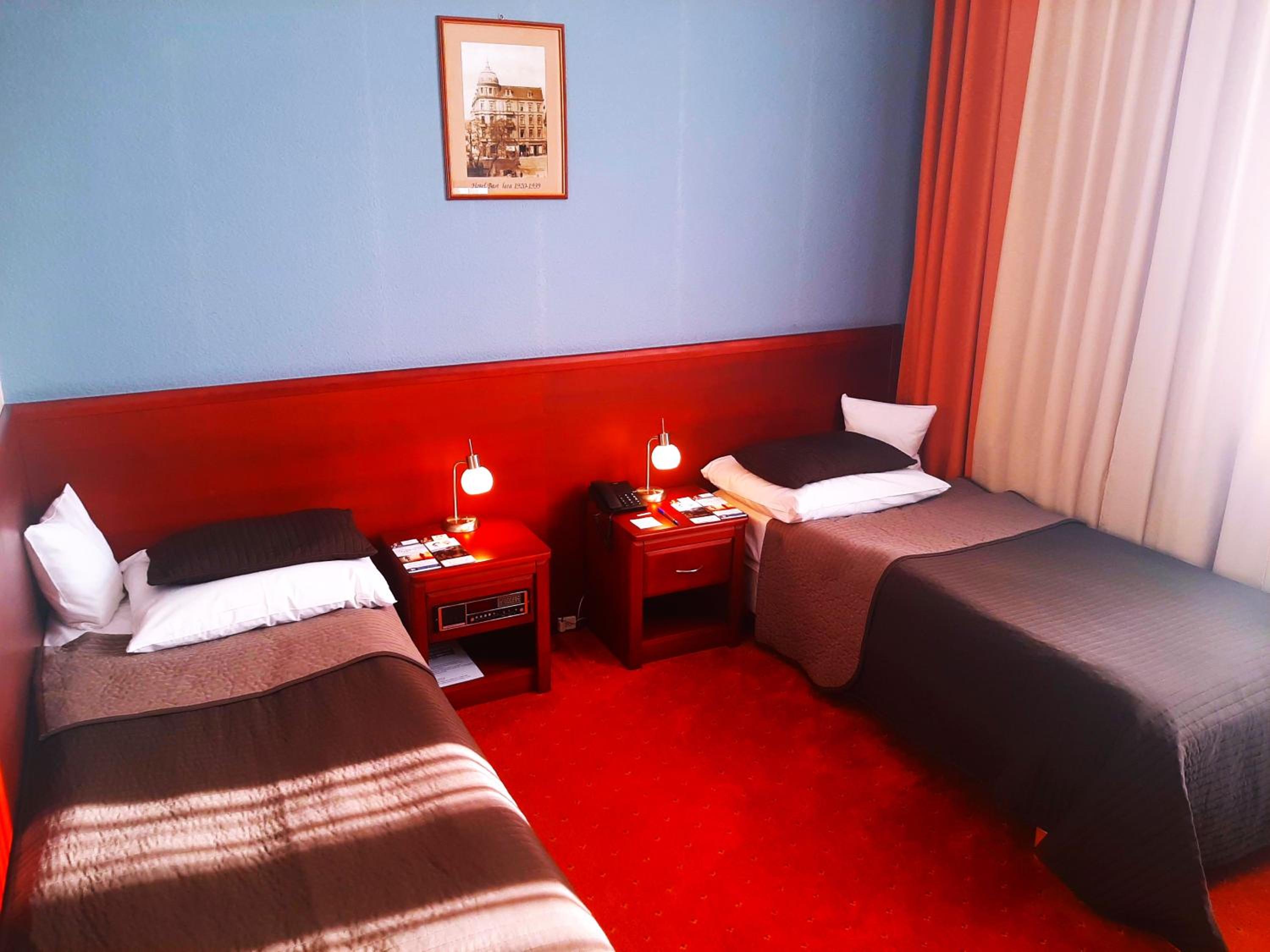 Twin Room - Photo 1