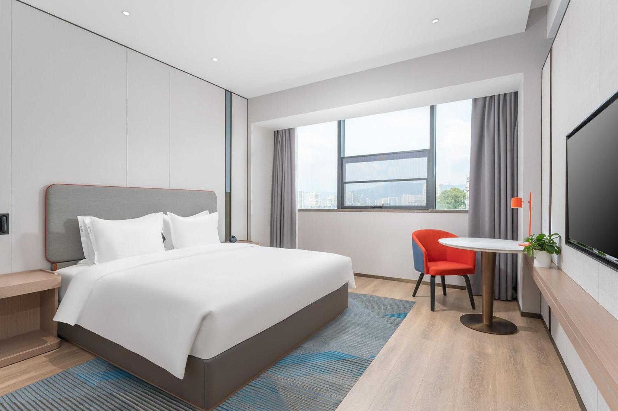 Standard King Room photo 3