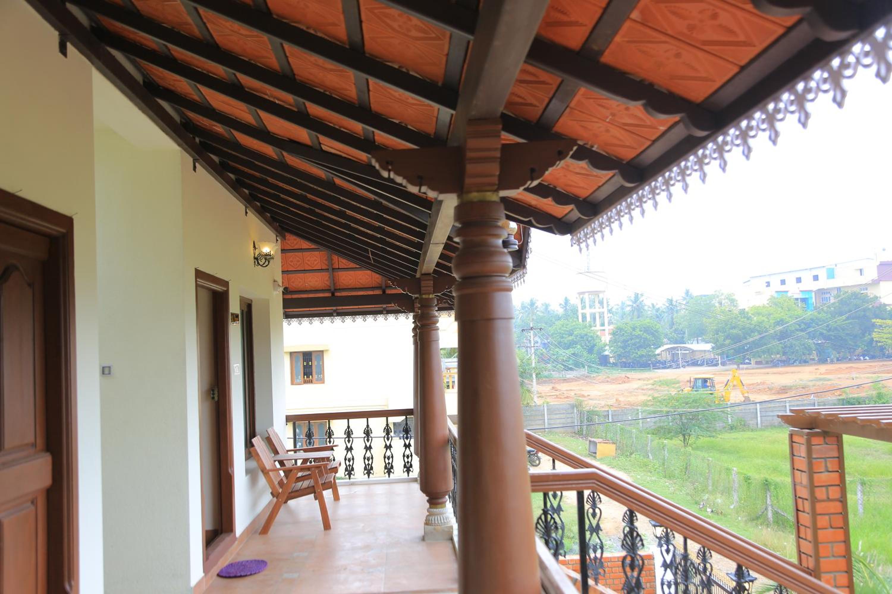 Family Room - Photo 6