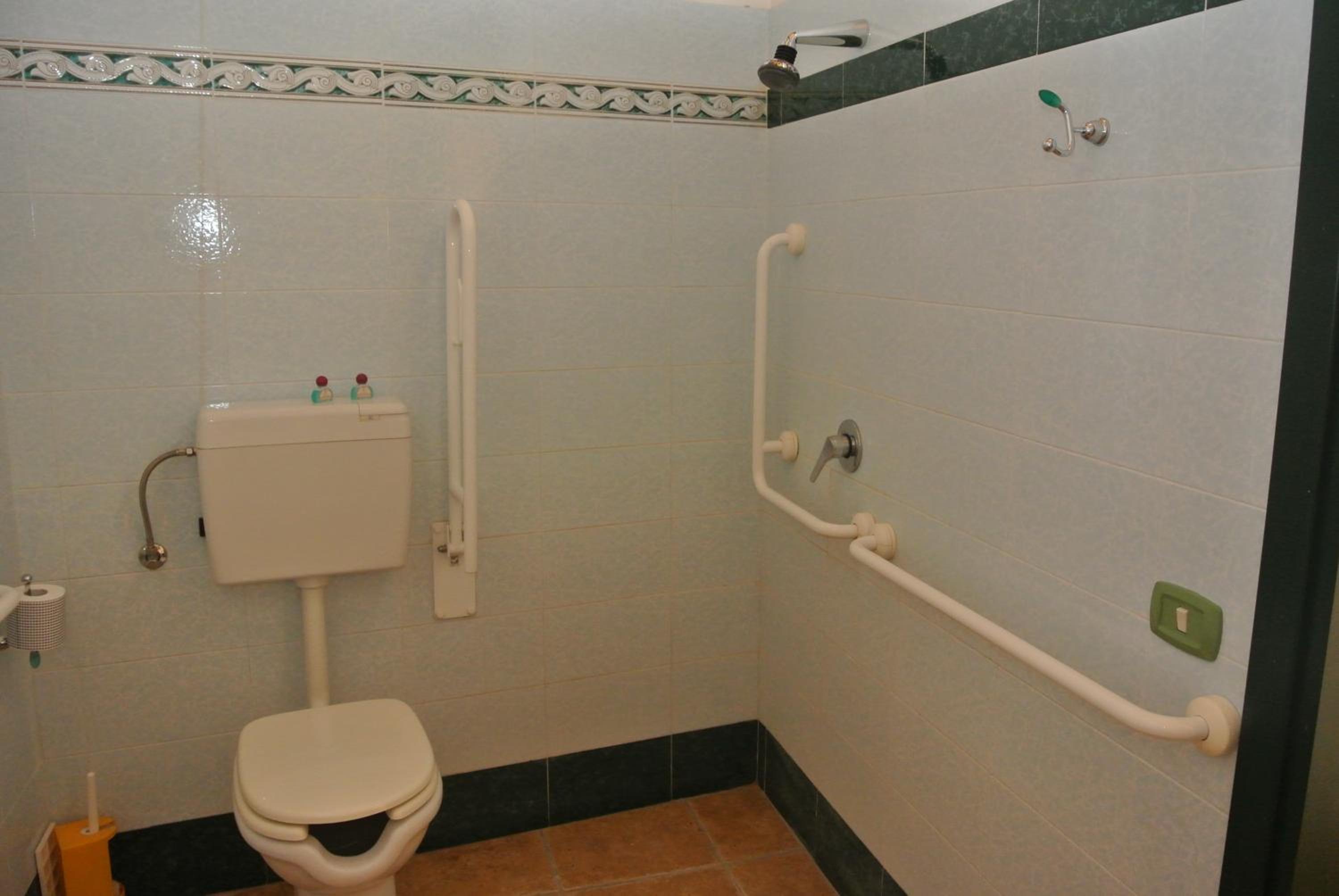 Double or Twin Room - Disability Access photo 2