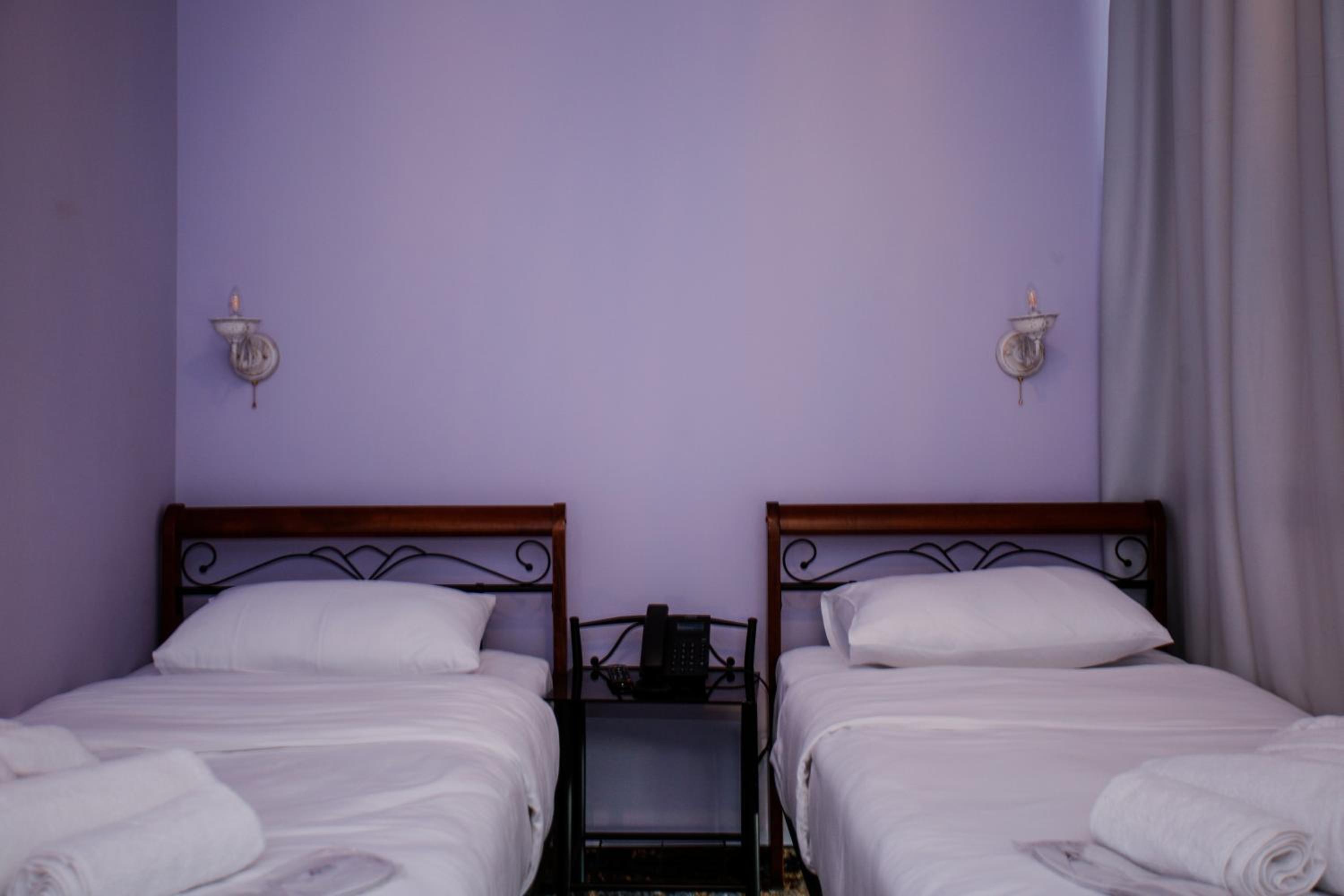 Standard Double or Twin Room - Photo 12