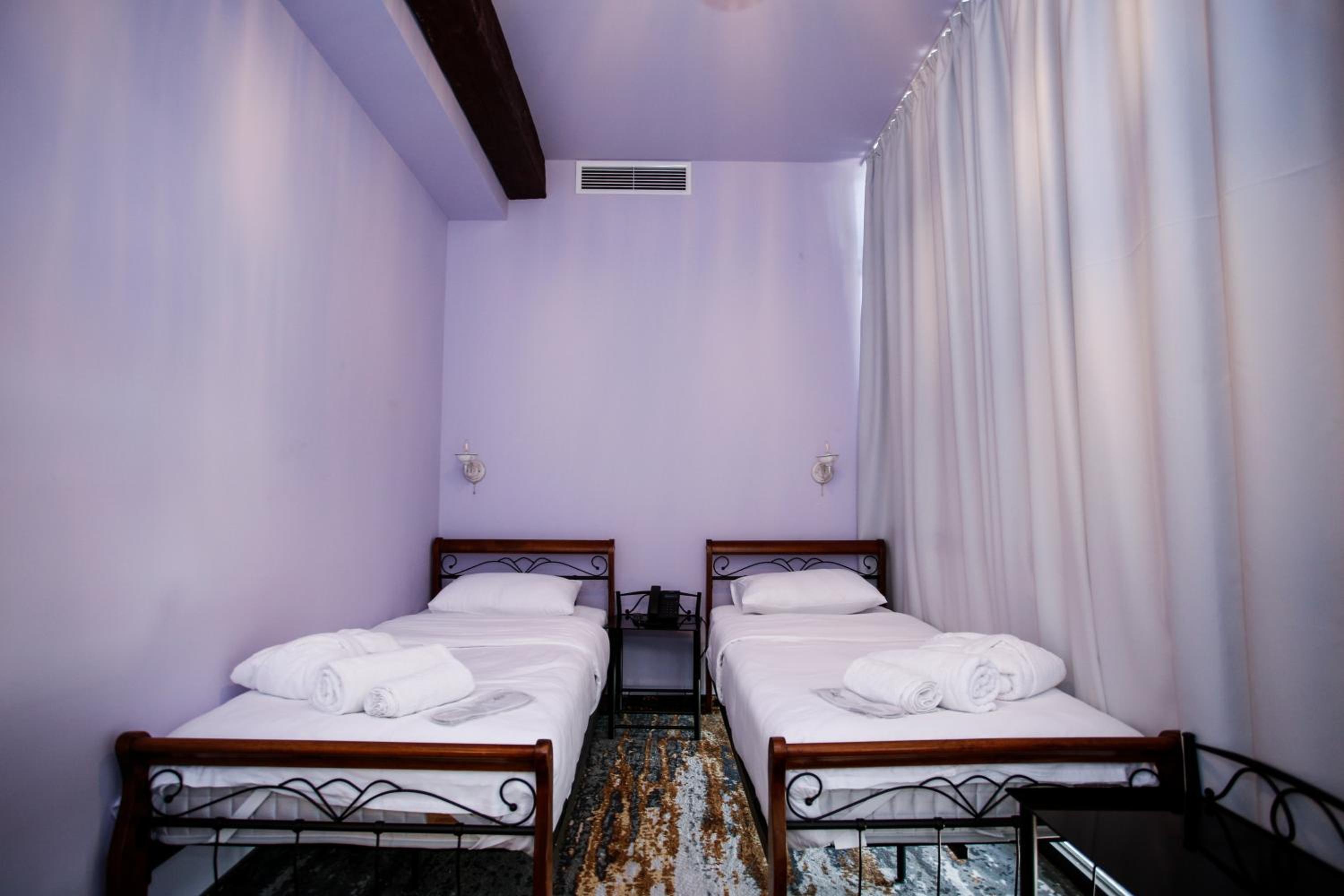 Standard Double or Twin Room - Photo 1