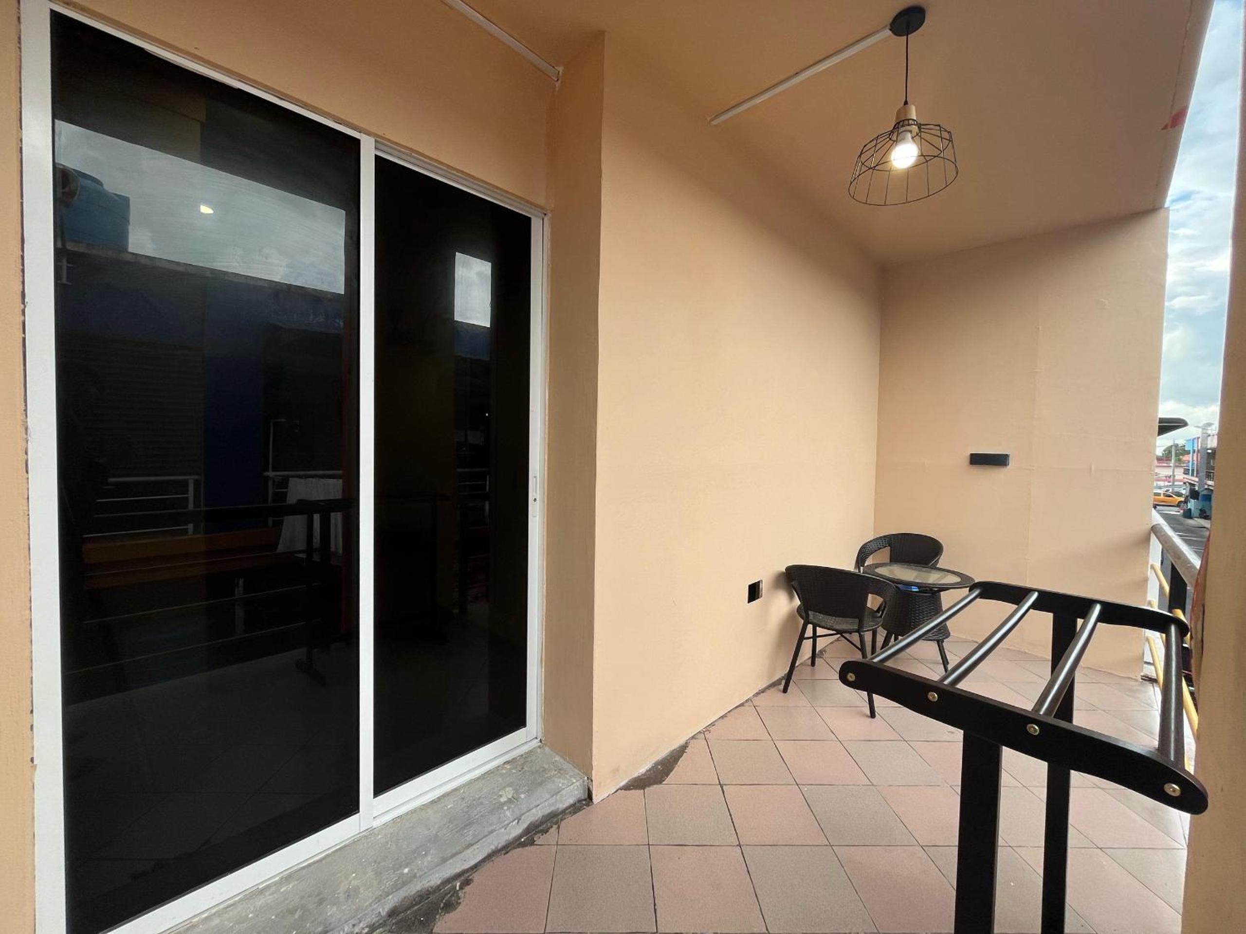 Twin Room with Balcony - Photo 6