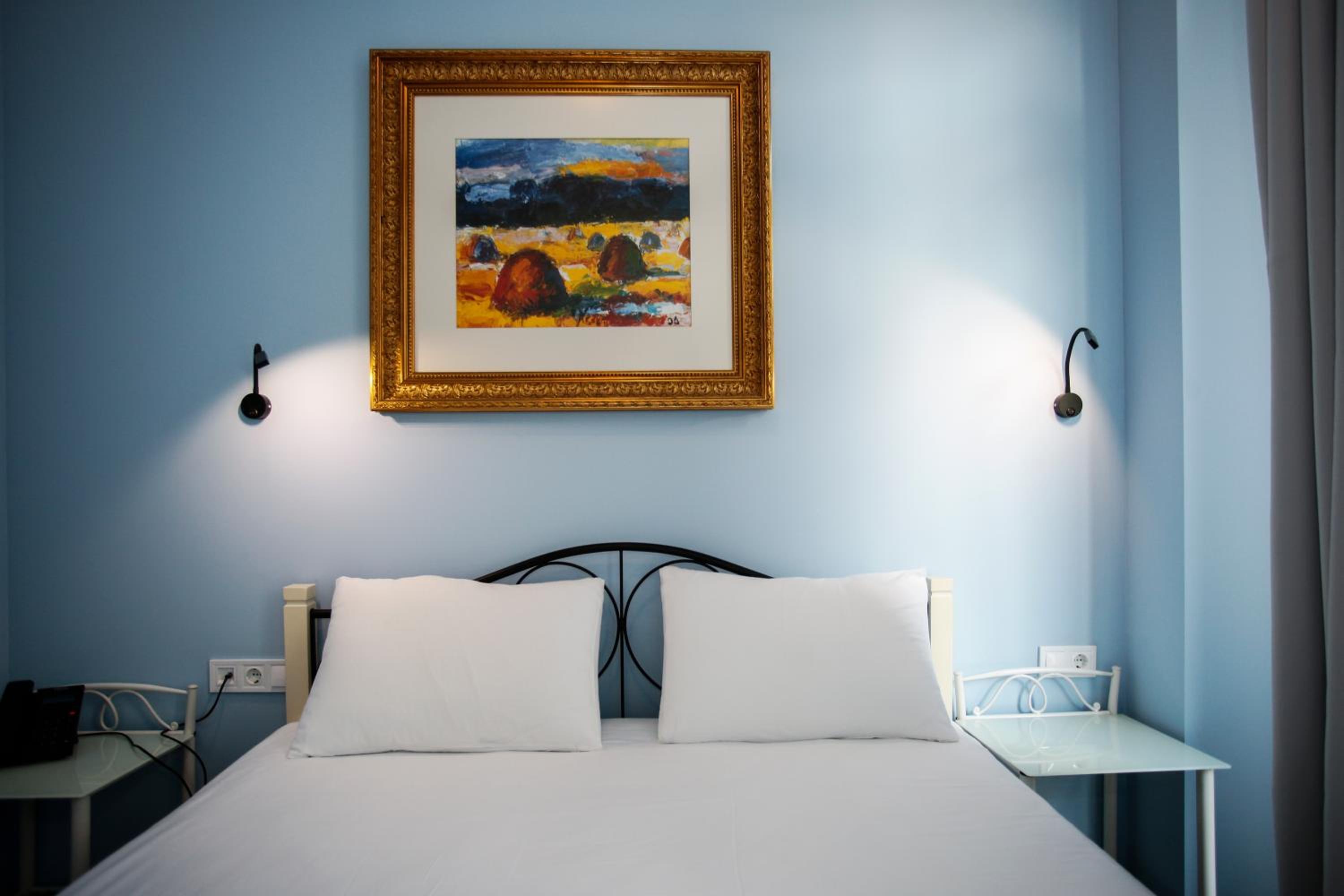 Standard Double Room - Photo 4