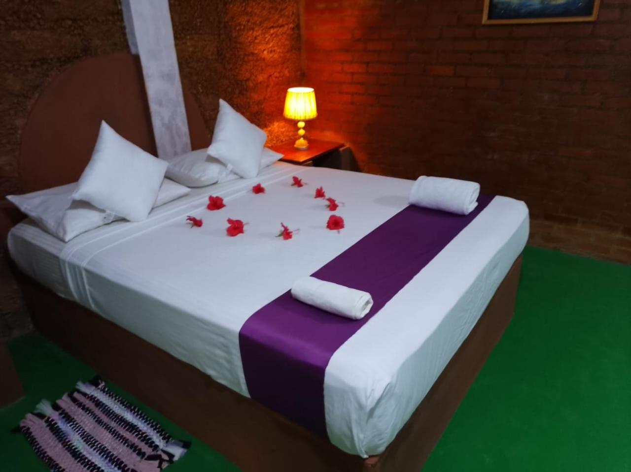Standard King Room photo 1