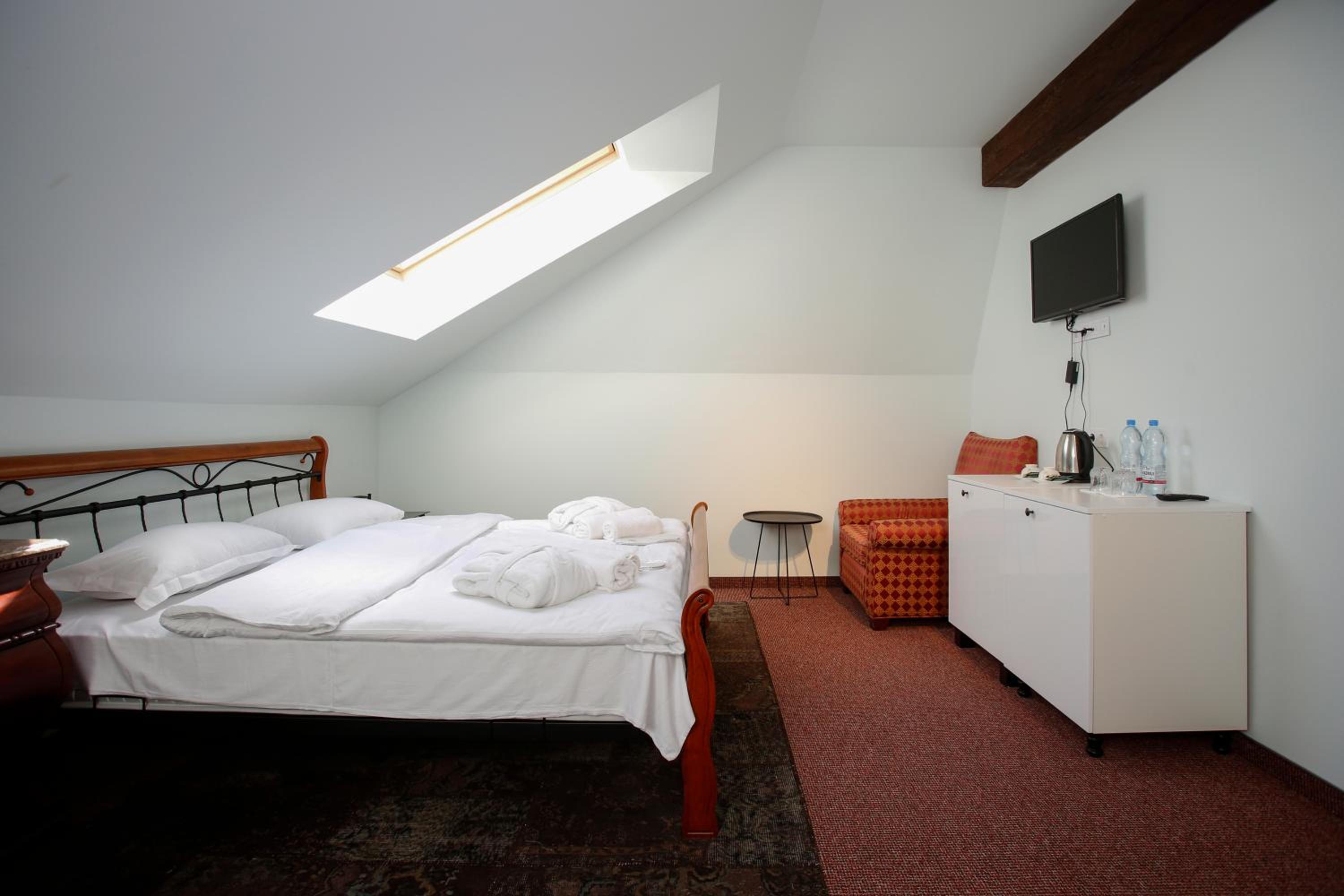 Deluxe Triple Room photo 2