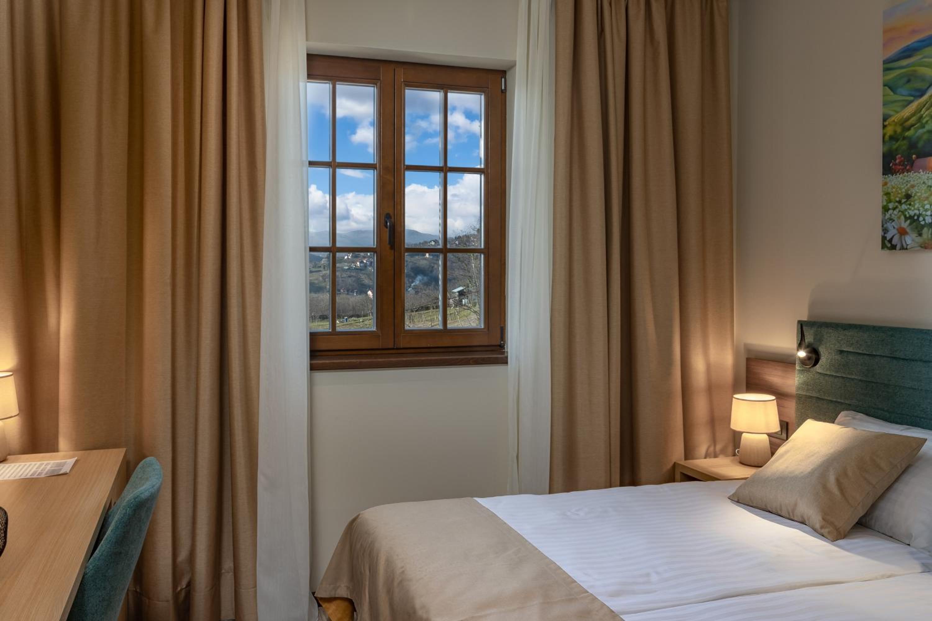 Standard Twin Room photo 2