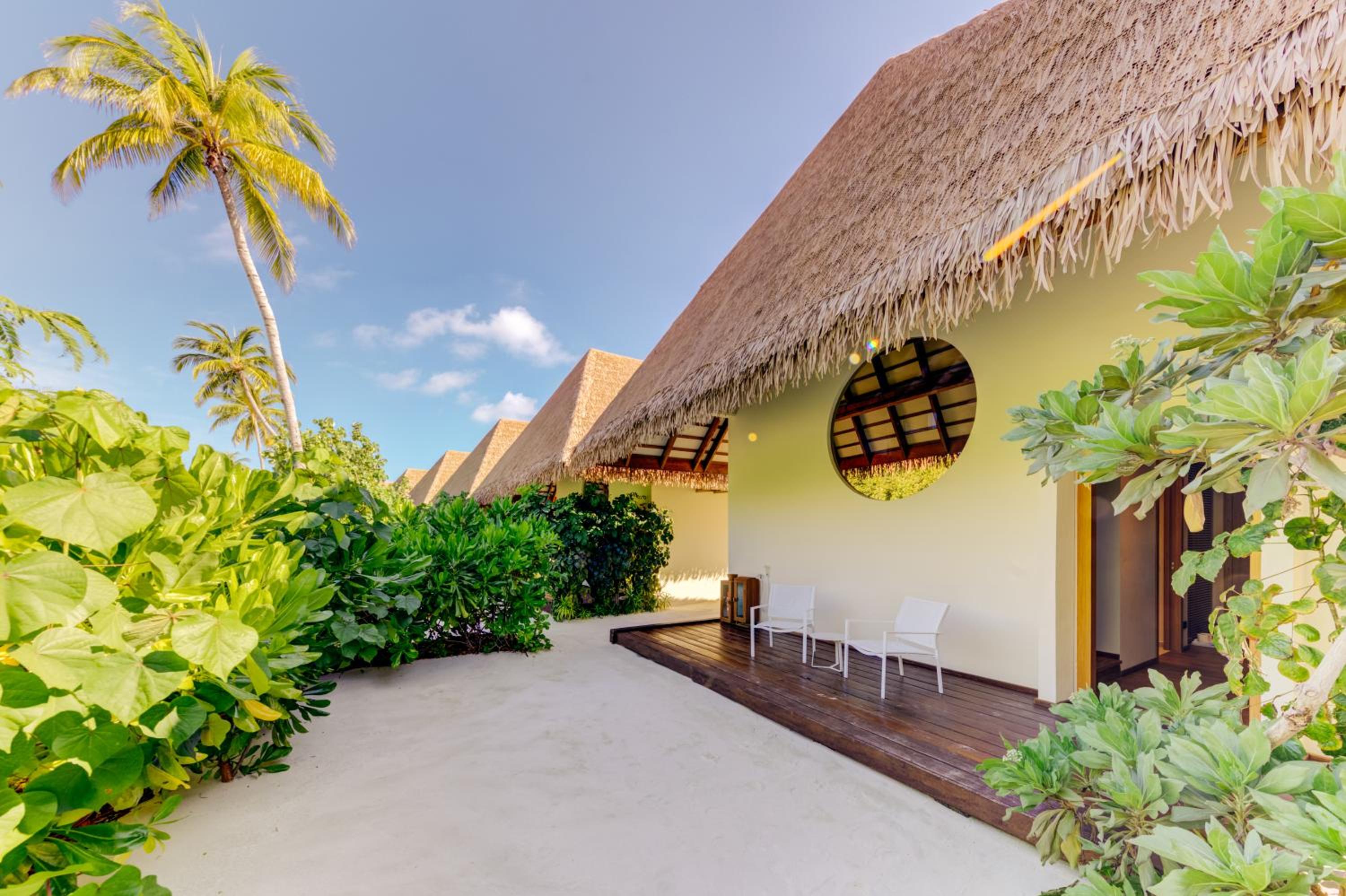 Superior Beach Loft - Enjoy a Complimentary in-villa breakfast plus Complimentary return speedboat transfers (7+ nights) or 50% off transfers (1–6 nights, up to 2 guests). Valid for stays until 31 Oct 2027 - Photo 7