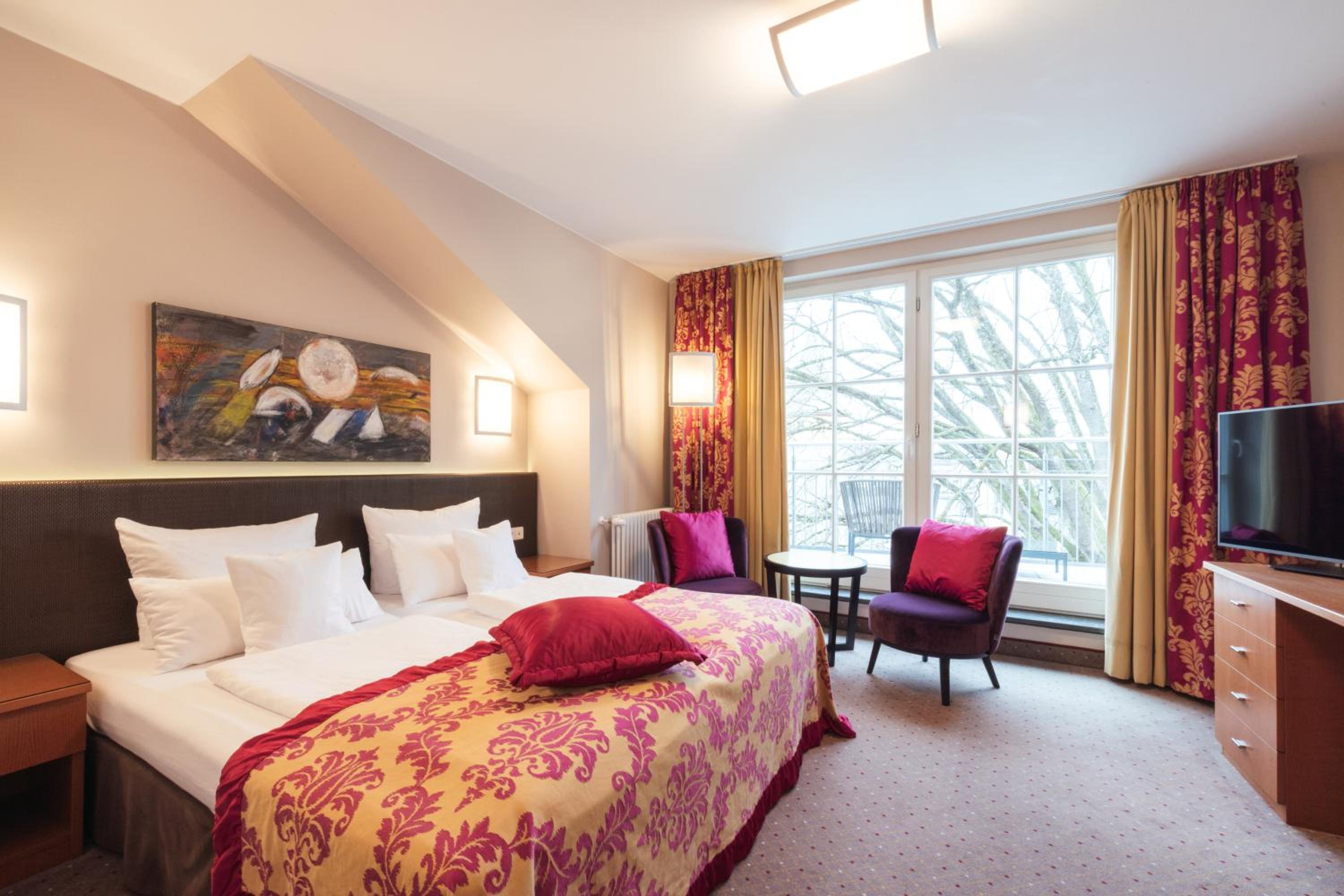 Junior Suite with Terrace and Lakeview - Photo 1