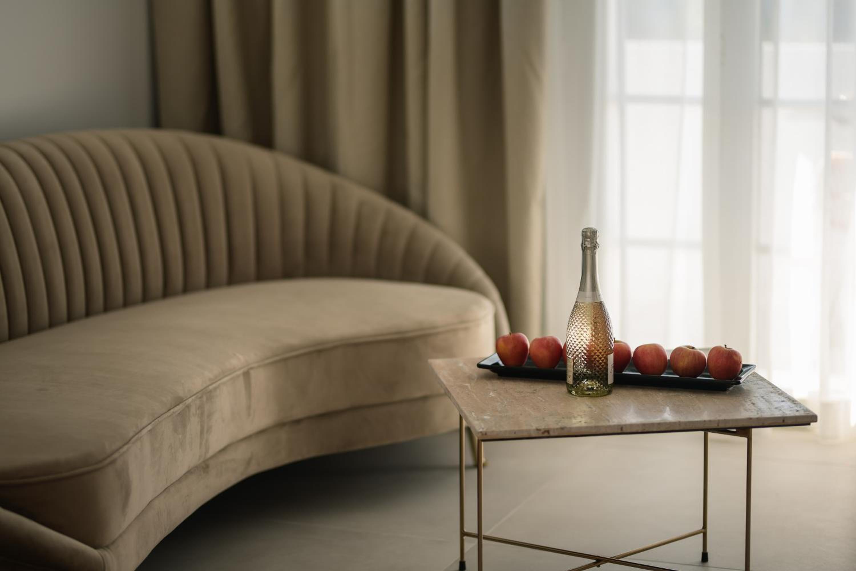 Suite - Photo 21
