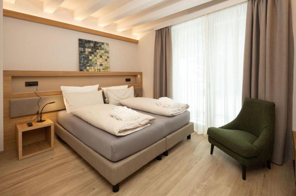 Suite with Balcony - Photo 5