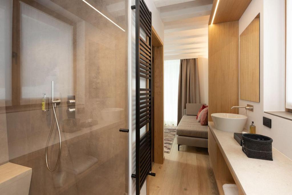 Suite - Photo 8