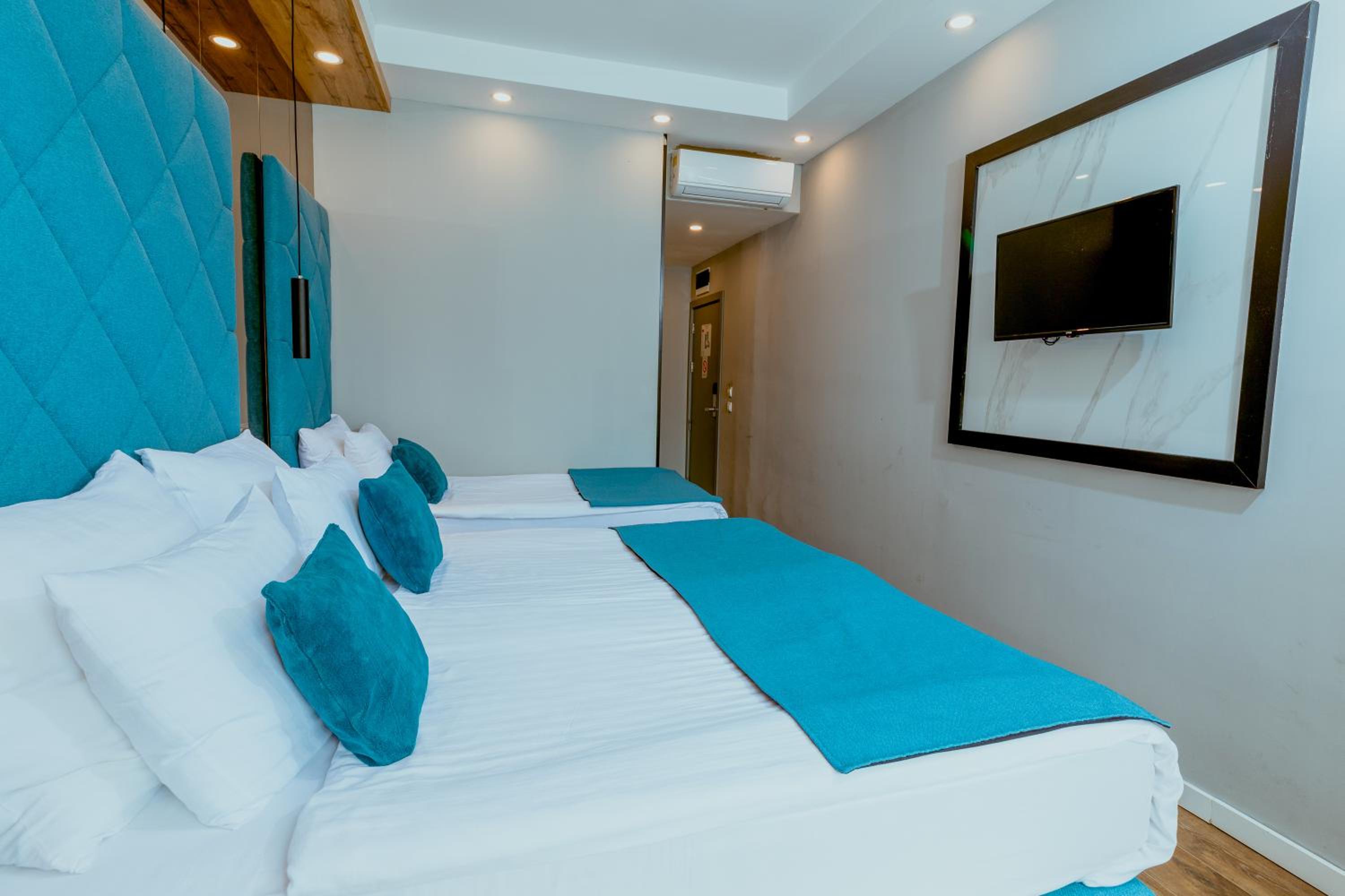 Standard Triple Room - Photo 1