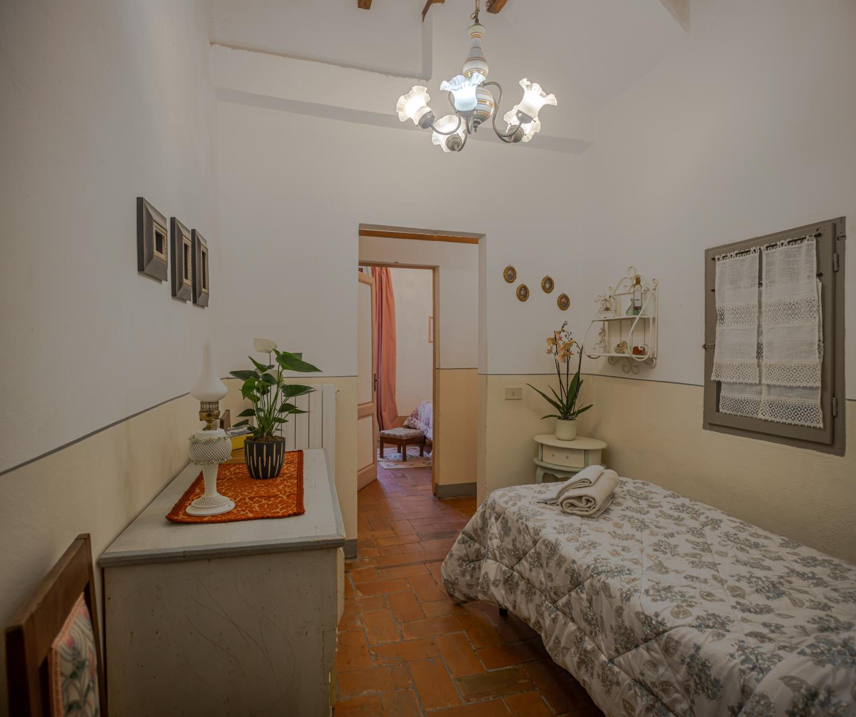 One-Bedroom Apartment - Photo 5