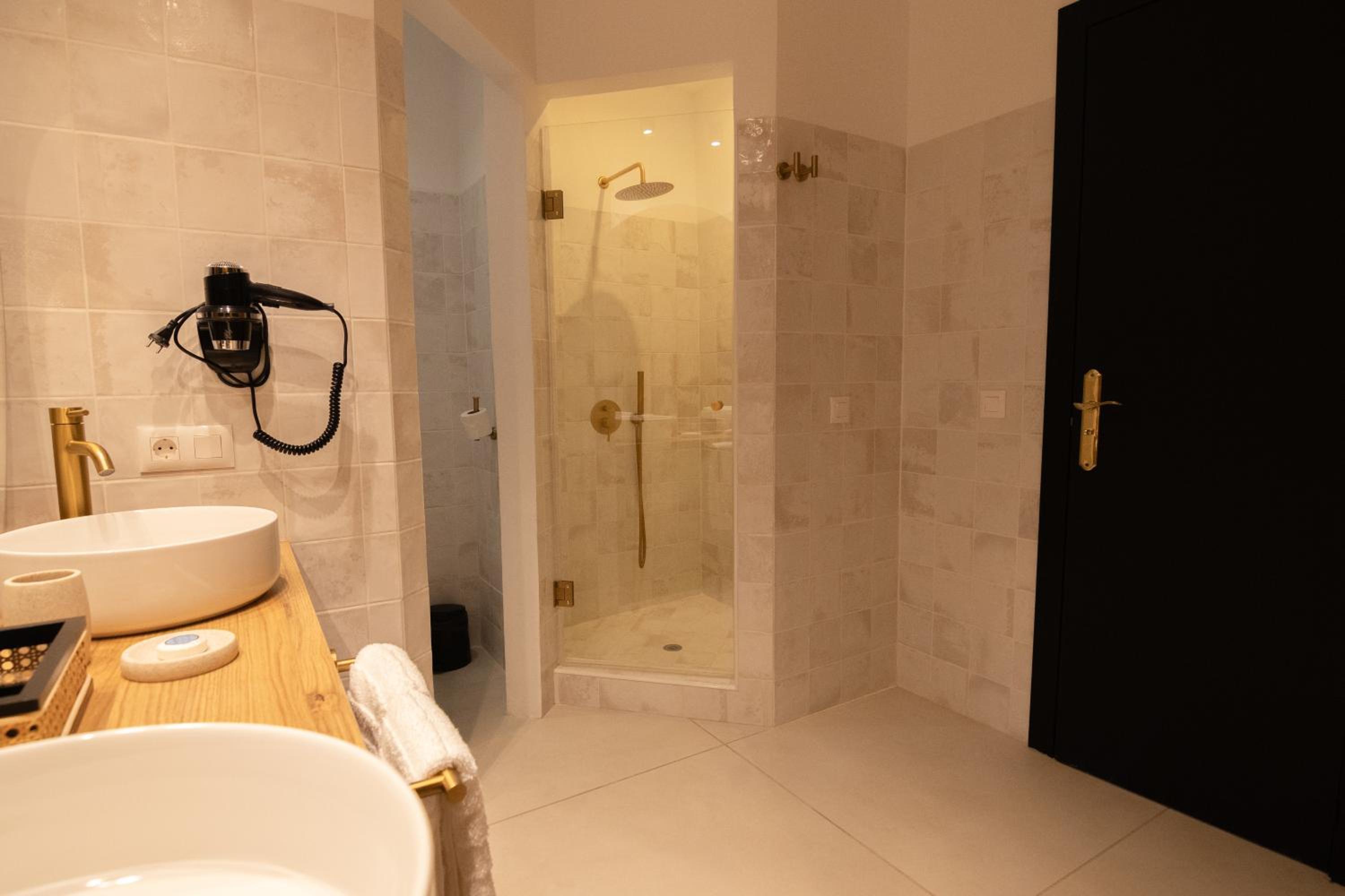 Deluxe Suite photo 2