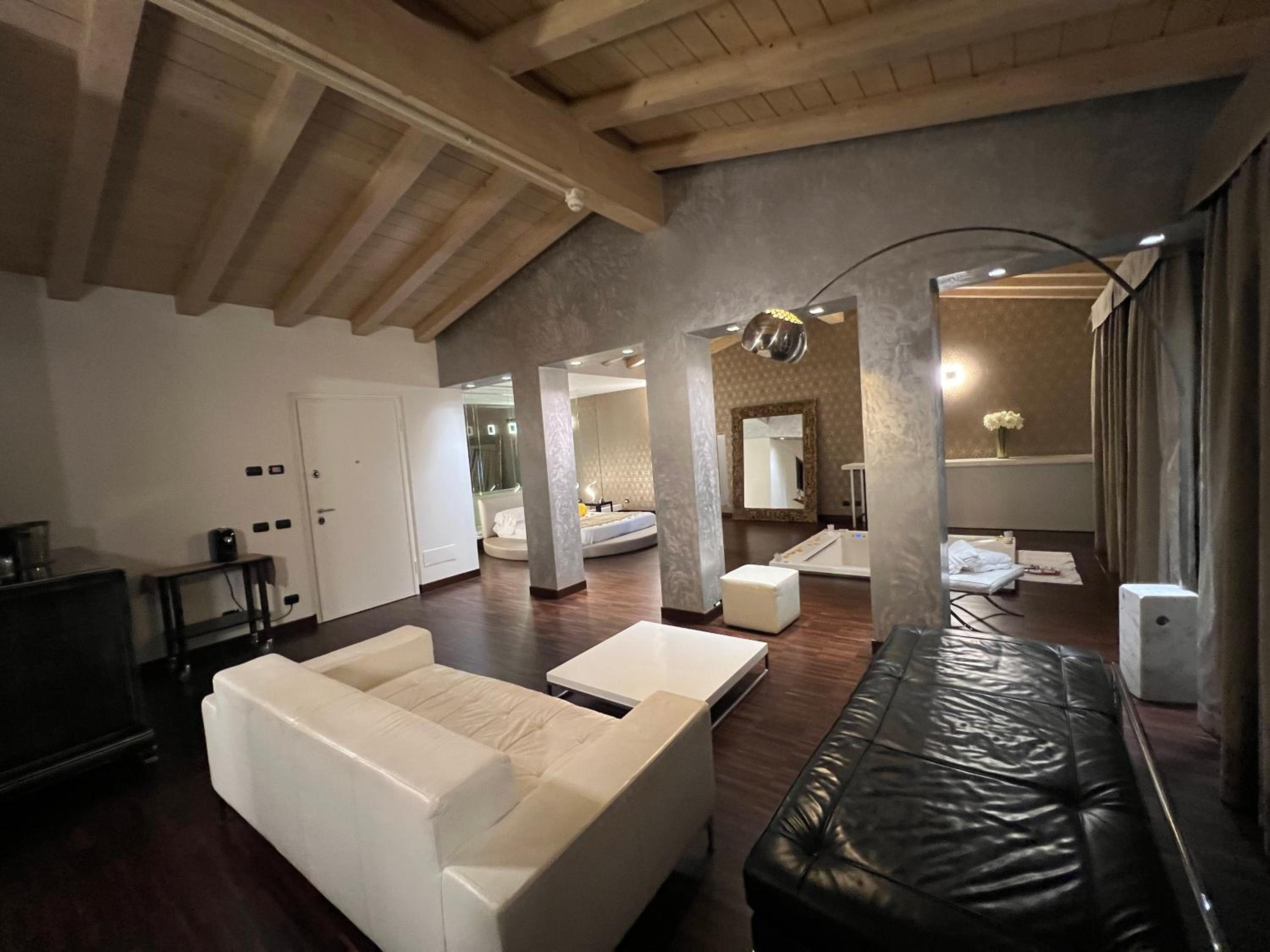 Presidential Suite photo 1