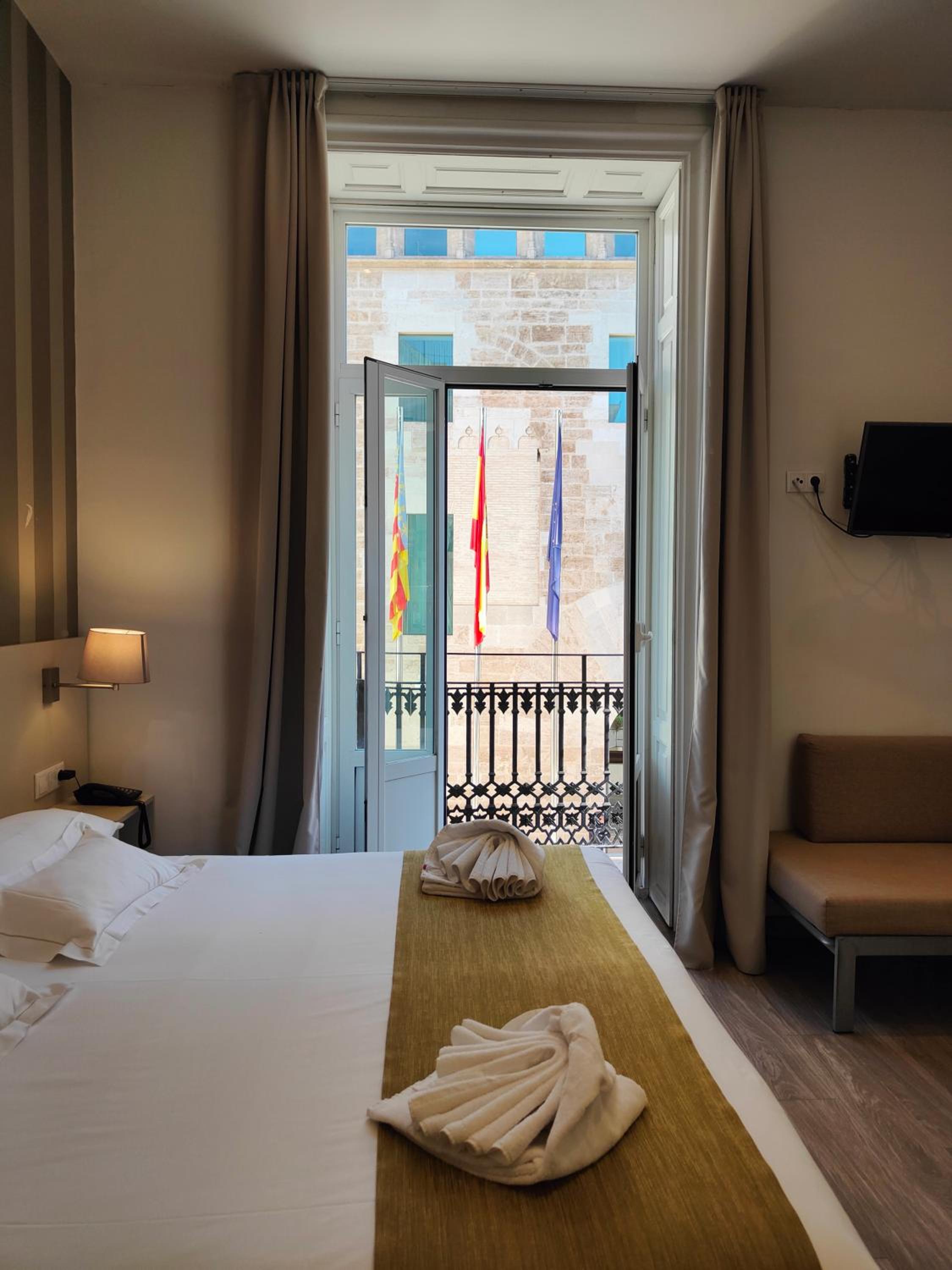 Habitación Doble Clásica con Vista a la Ciudad