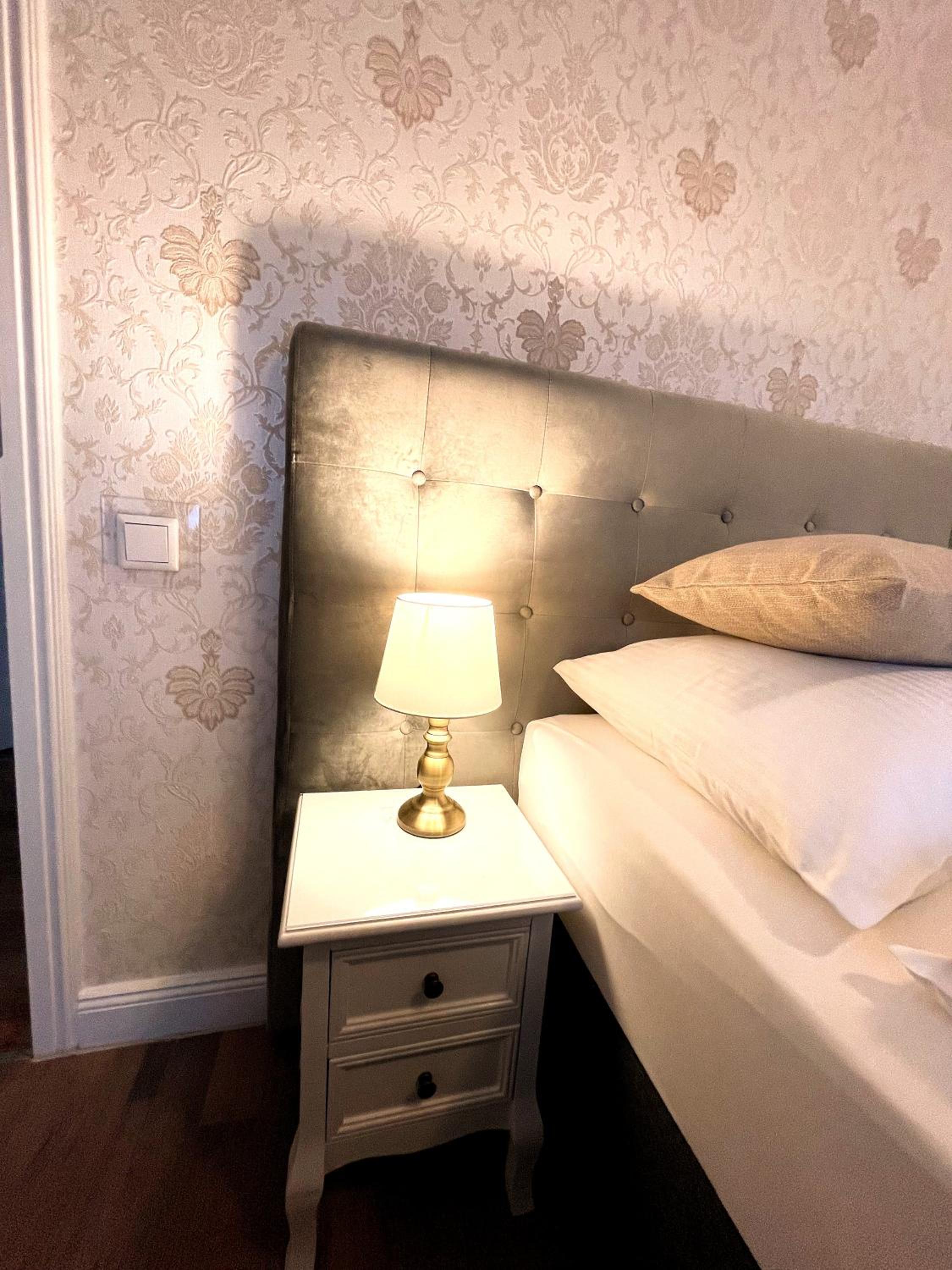 One-Bedroom Apartment - Photo 7