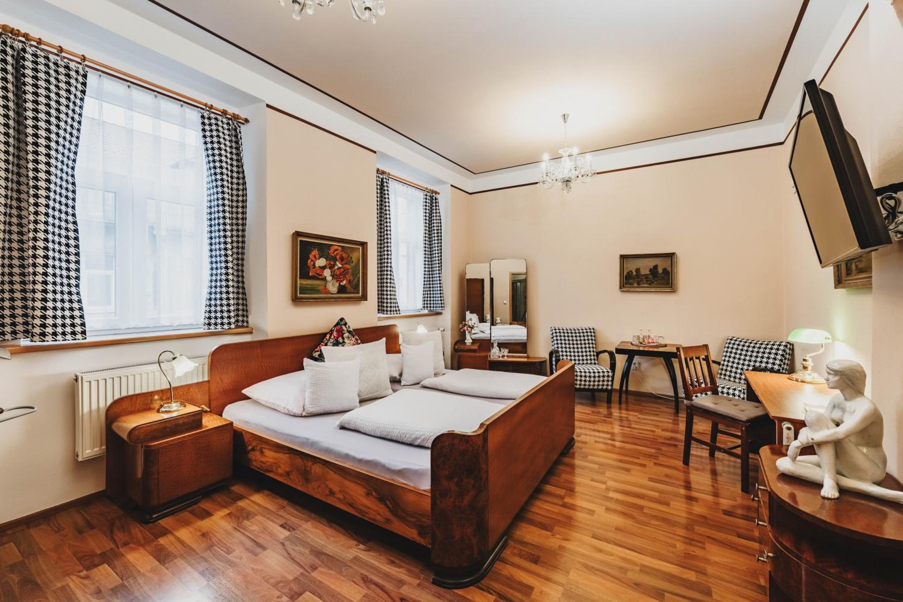 Deluxe Double Room with Shower photo 1