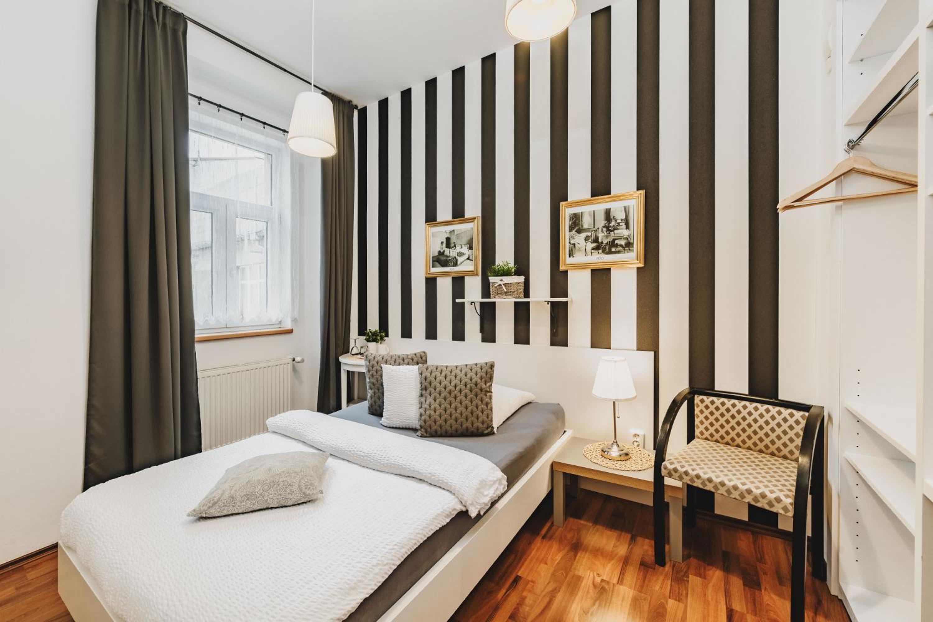 Single Room with Bathroom photo 1