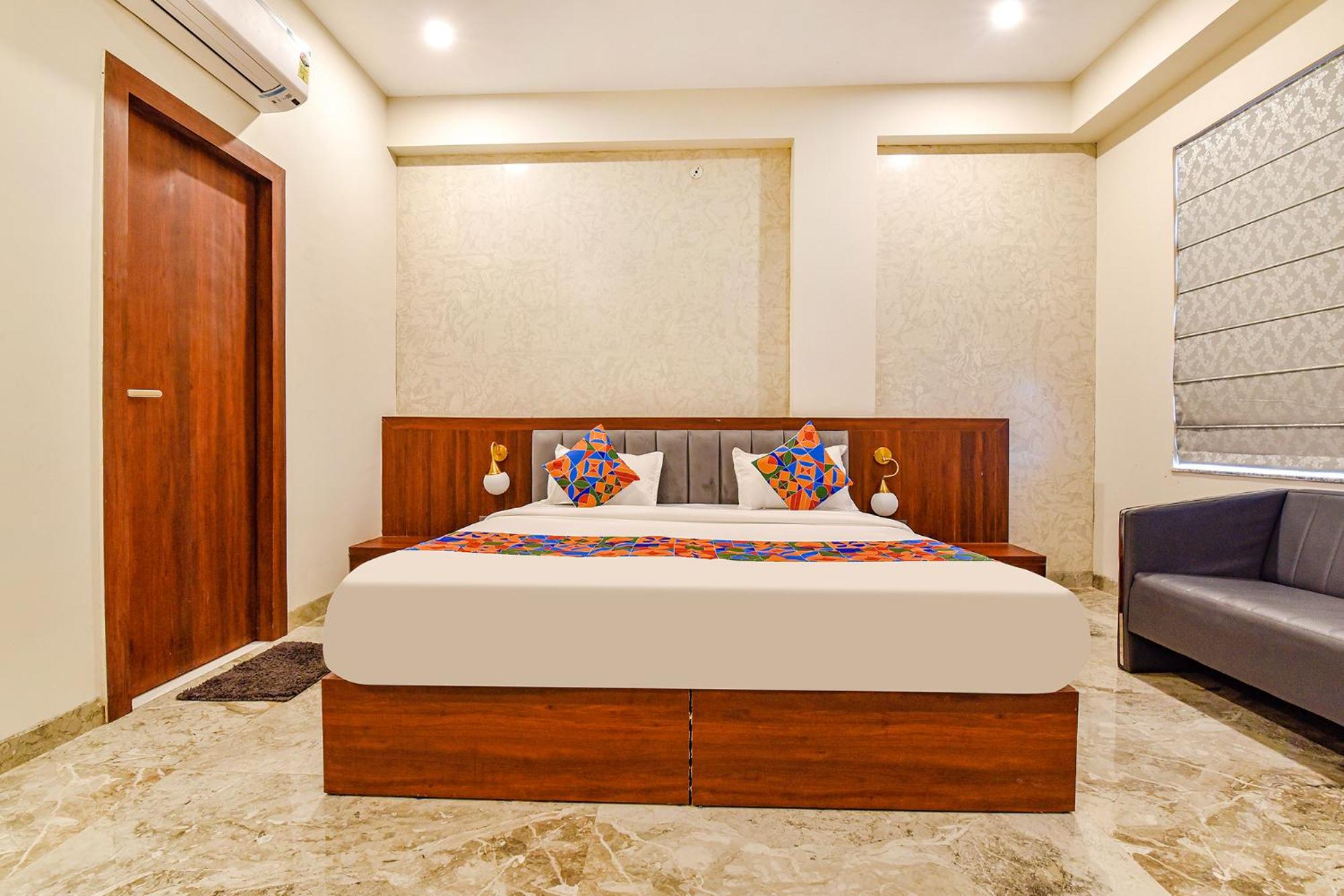 Deluxe Room - Photo 3