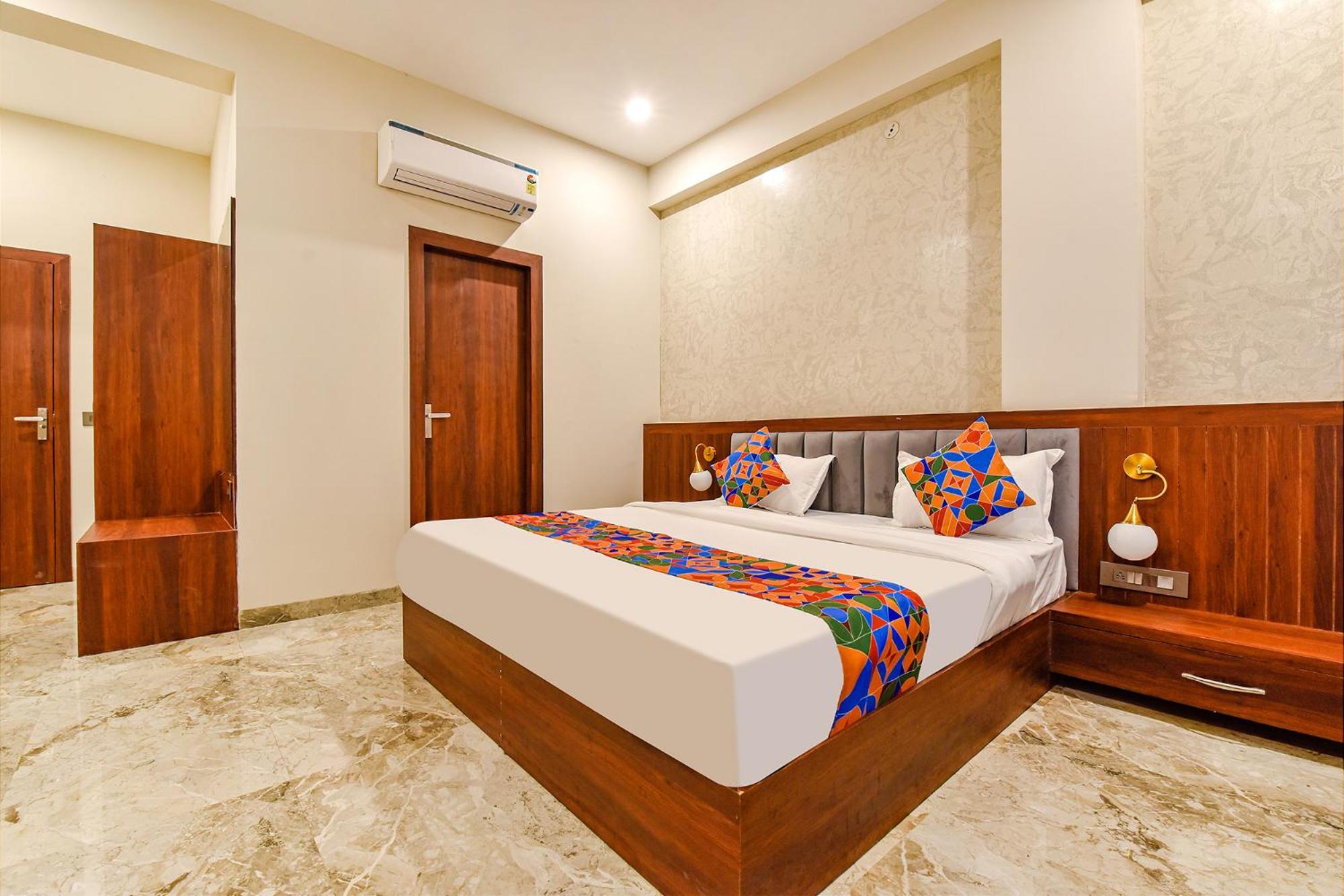 Deluxe Room - Photo 4