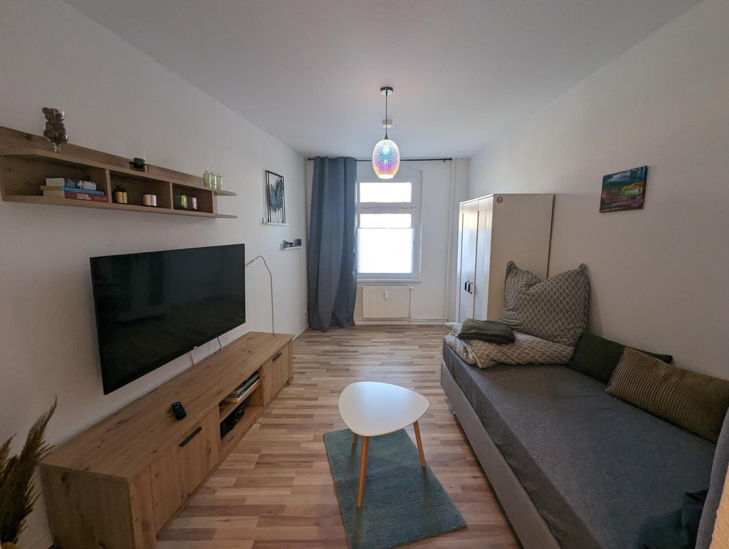 One-Bedroom Apartment photo 1