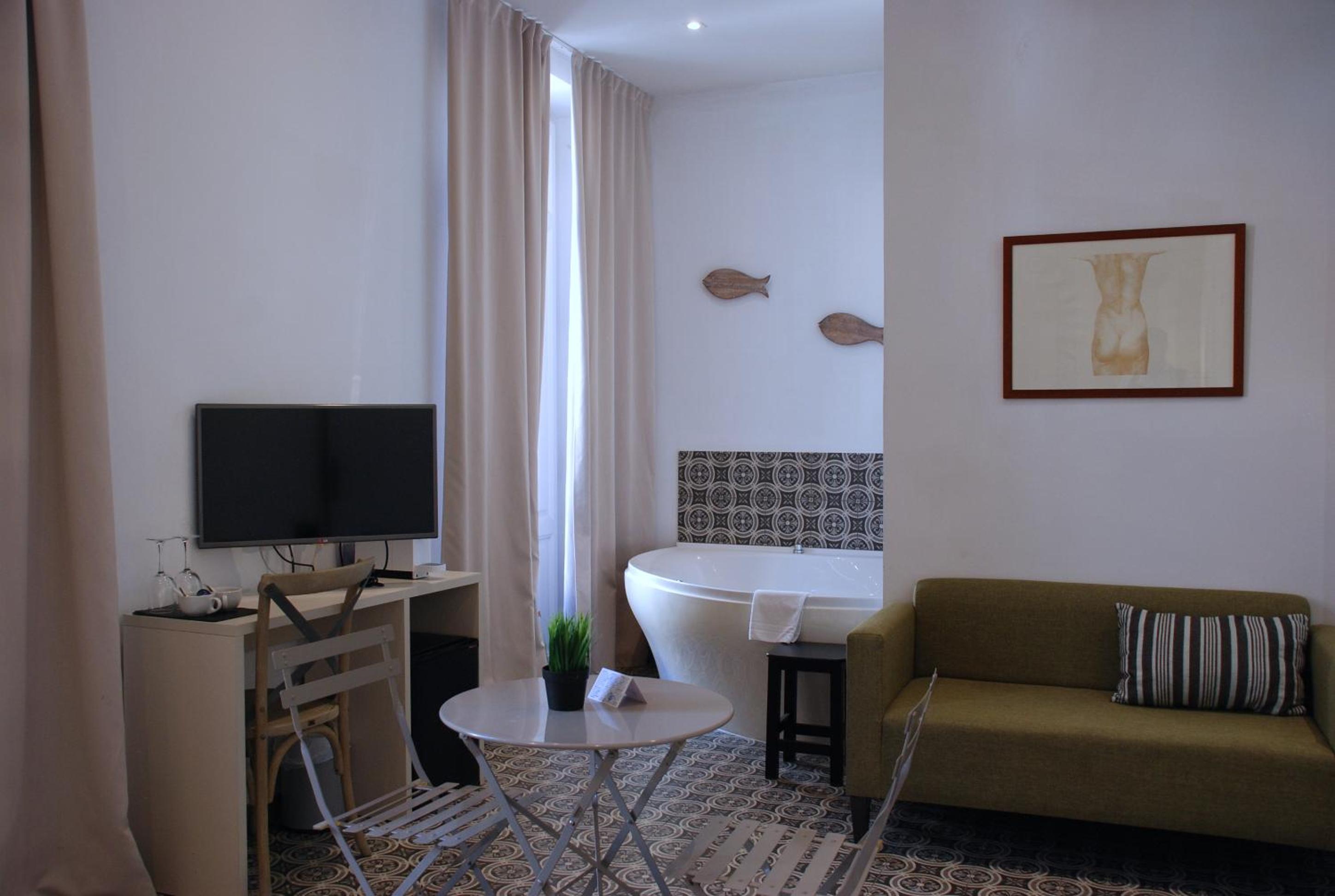 Habitación Doble con Bañera de Hidromasaje