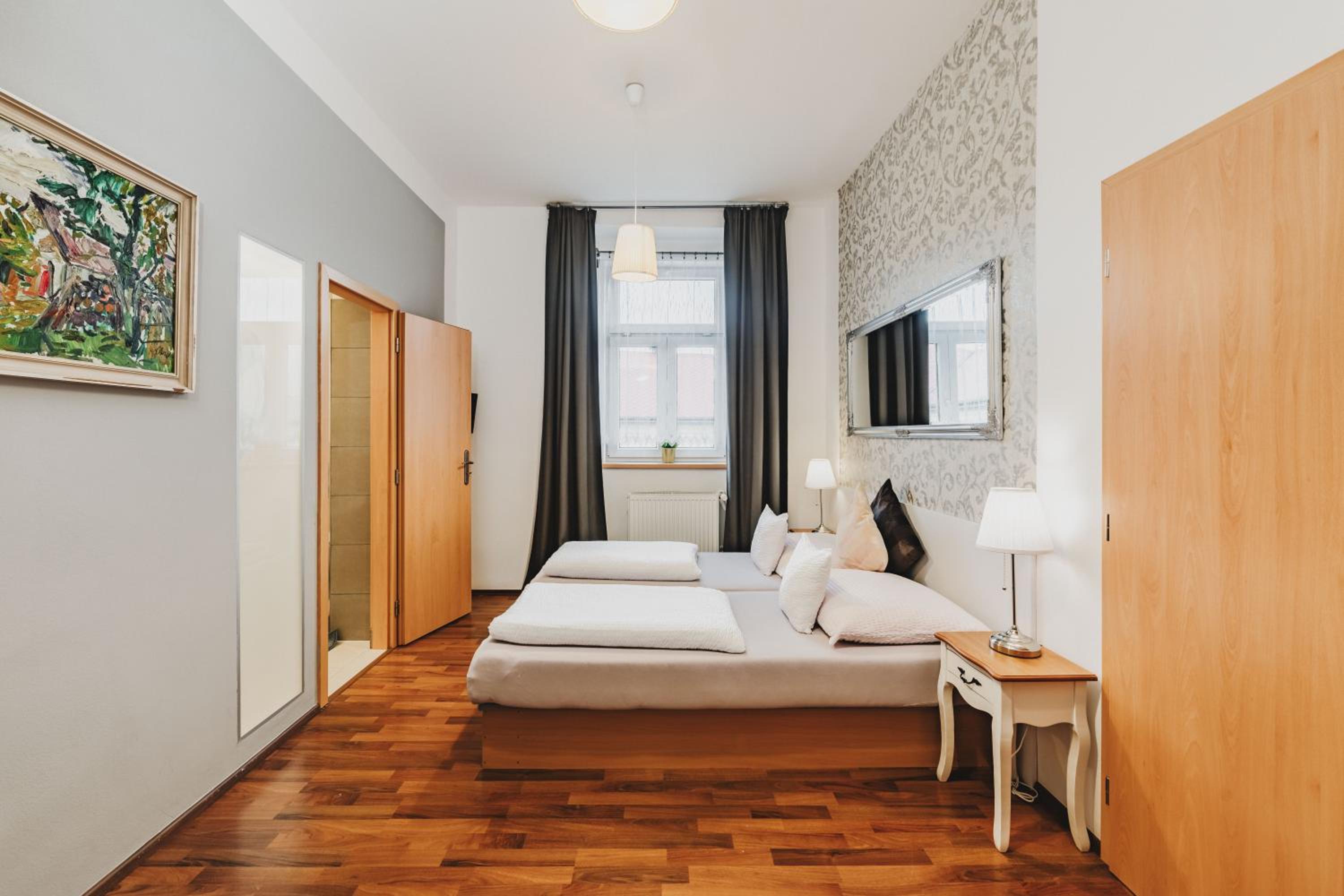 Double or Twin Room with Private Bathroom photo 1