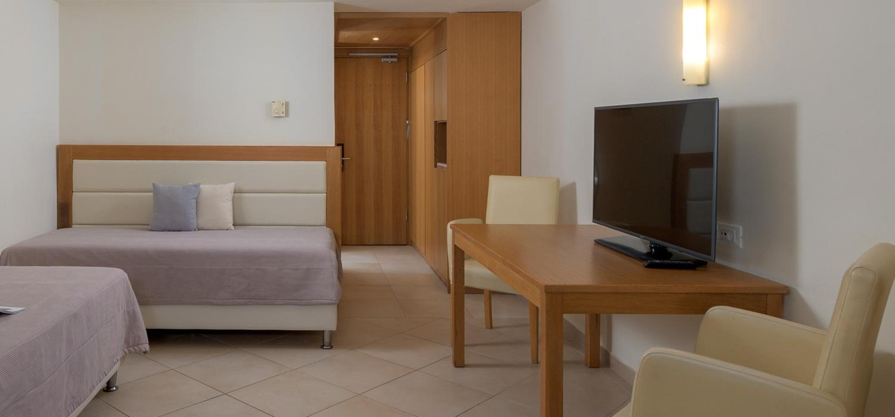 Family Suite with Garden View - Photo 5