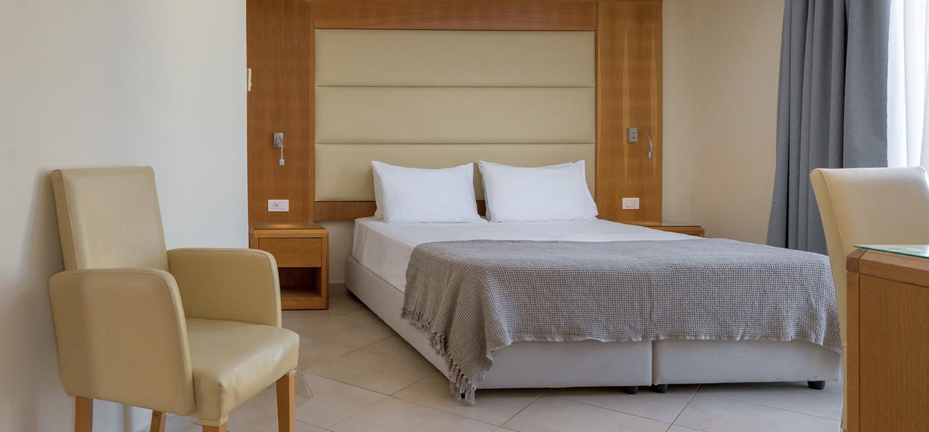 Family Suite with Garden View - Photo 1
