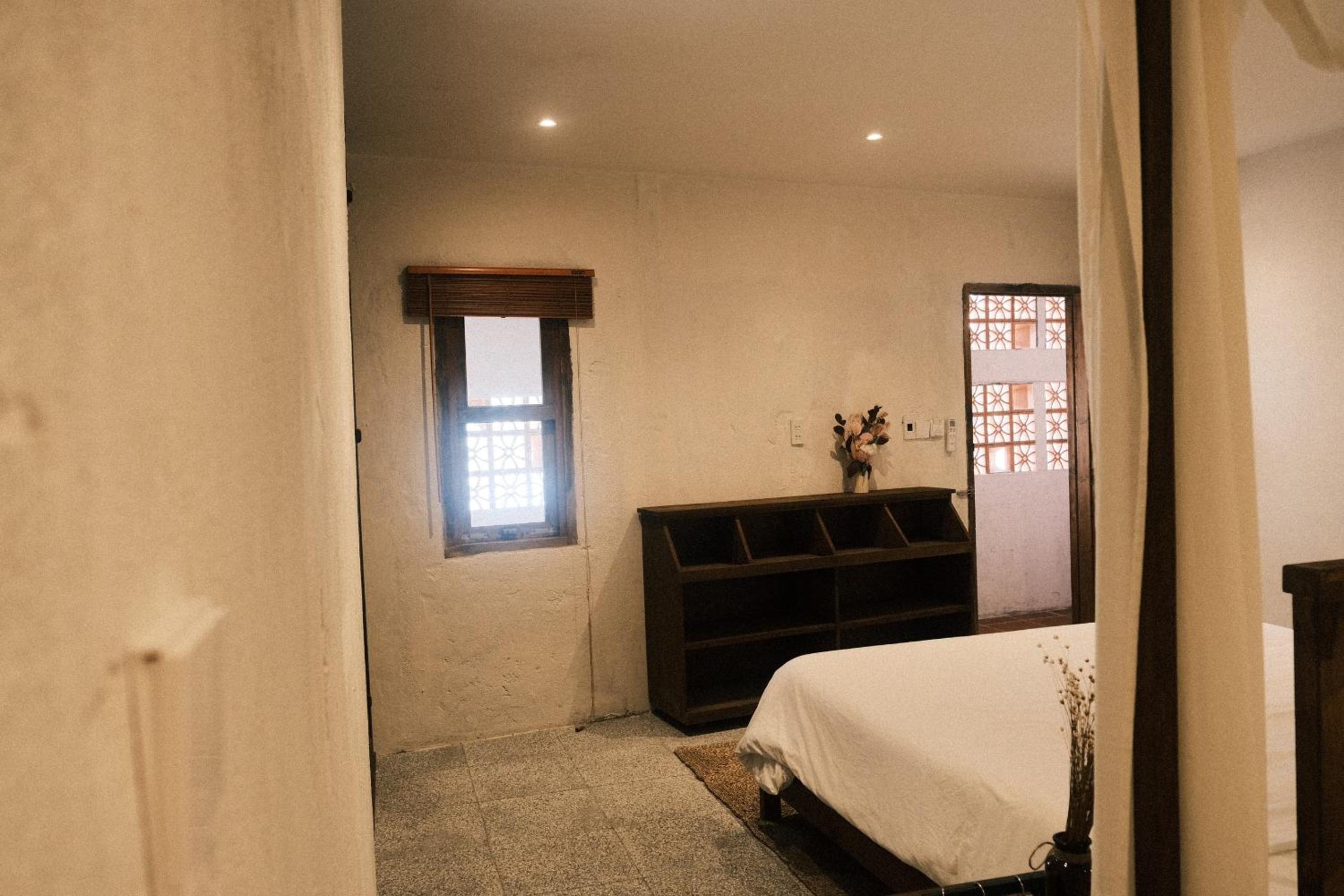 Suite - Photo 18