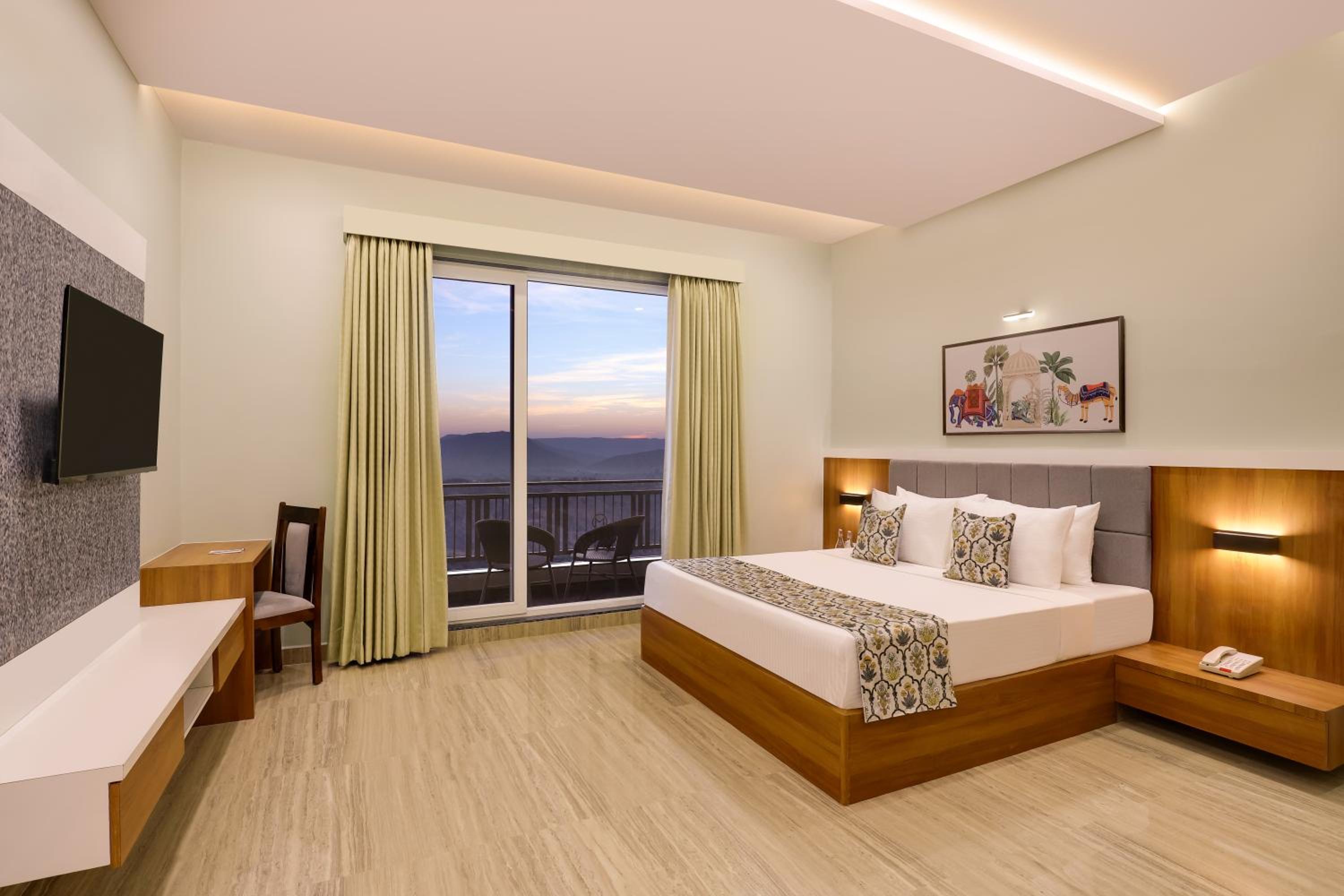 Superior King Room (Complimentary Welcome Drink on arrival) - Photo 1